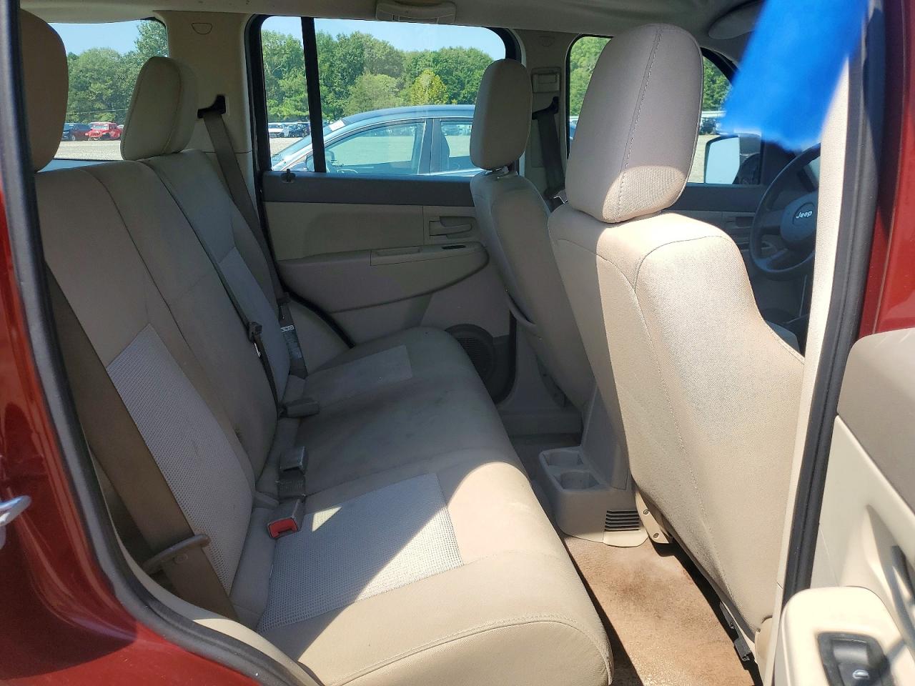 2008 Jeep Liberty Sport Red vin: 1J8GP28K78W144688