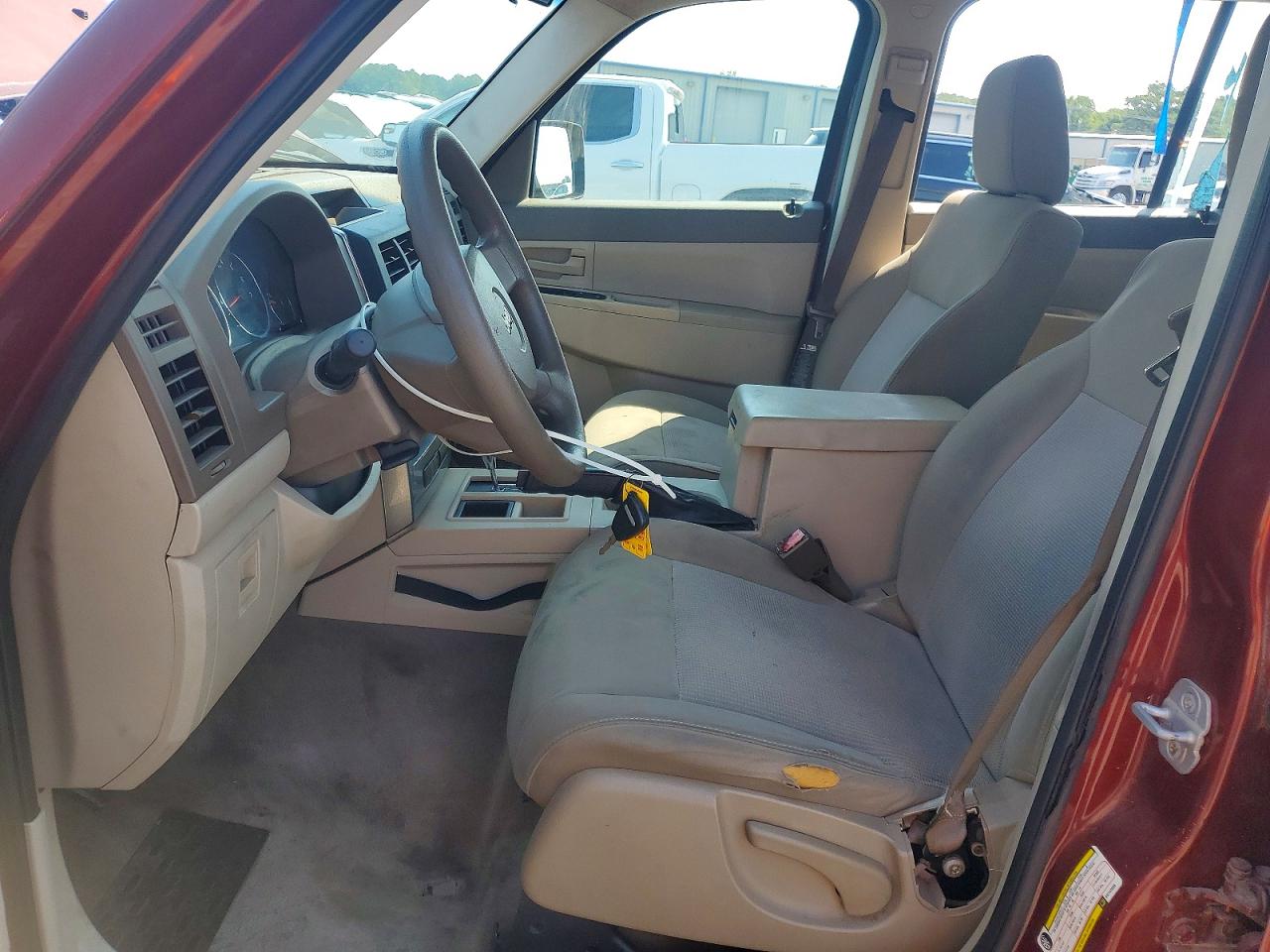 2008 Jeep Liberty Sport Red vin: 1J8GP28K78W144688