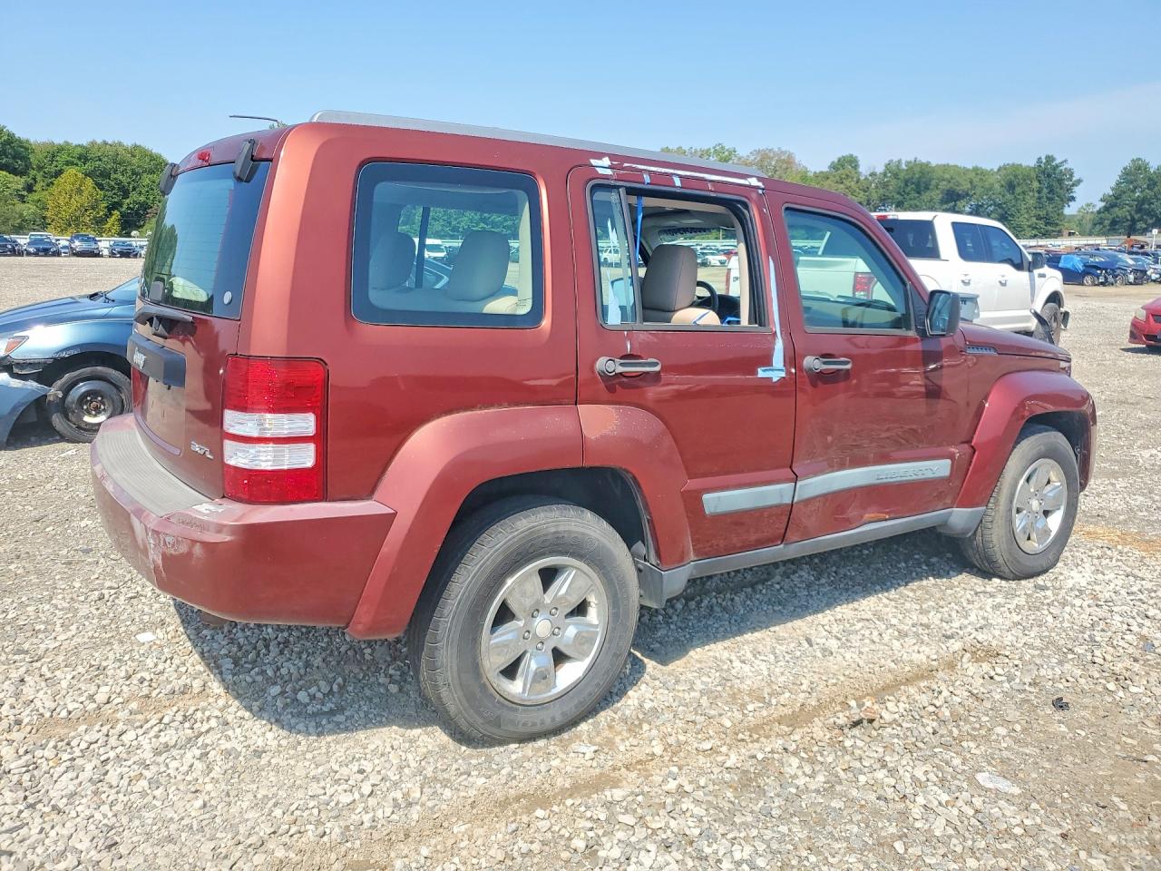 2008 Jeep Liberty Sport Red vin: 1J8GP28K78W144688