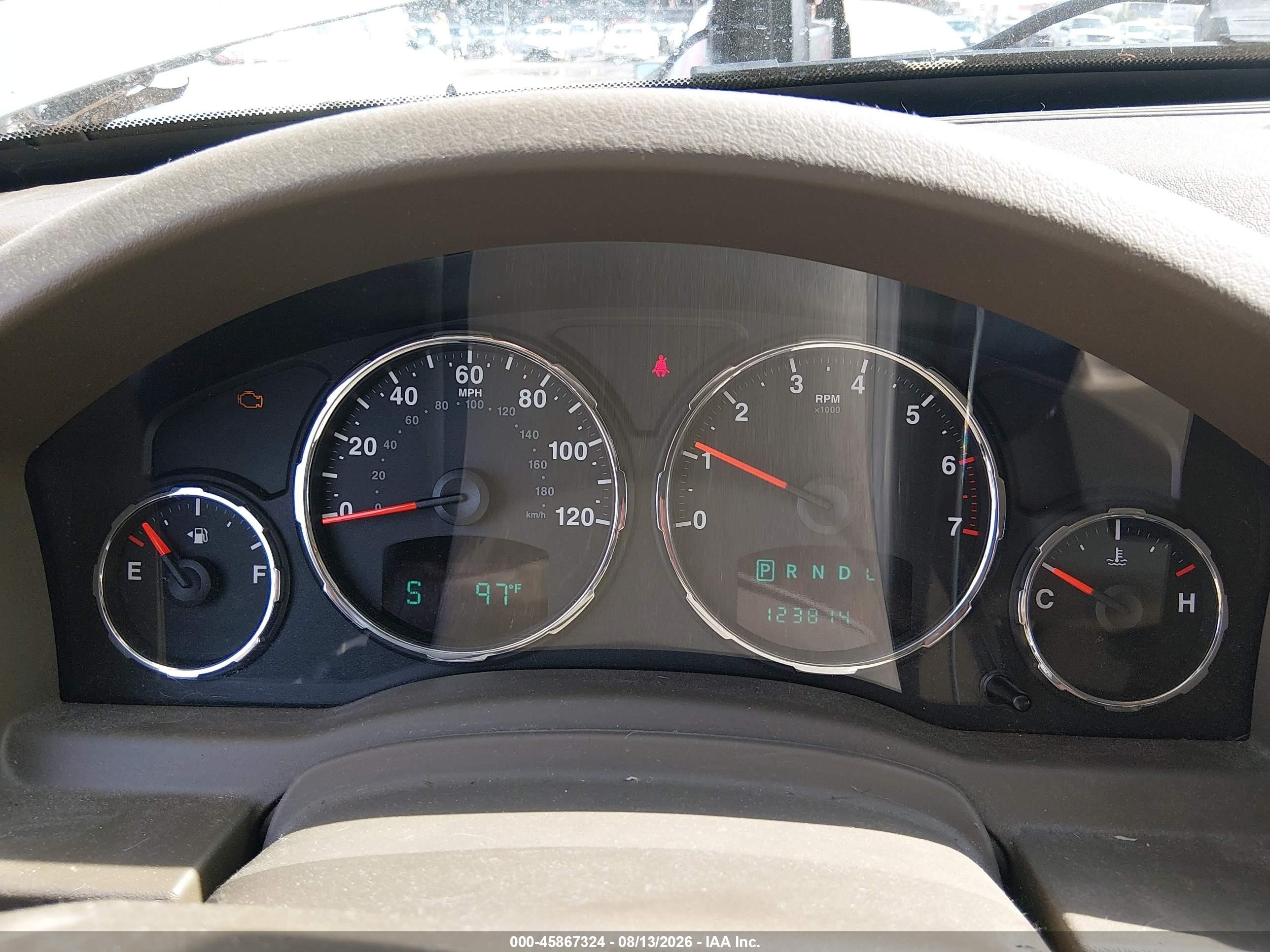 2008 Jeep Liberty Sport Beige vin: 1J8GP28K78W156176