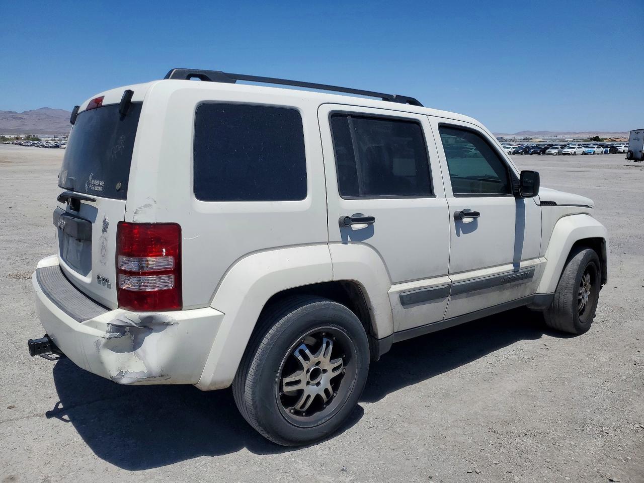 2008 Jeep Liberty Sport White vin: 1J8GP28K78W285048