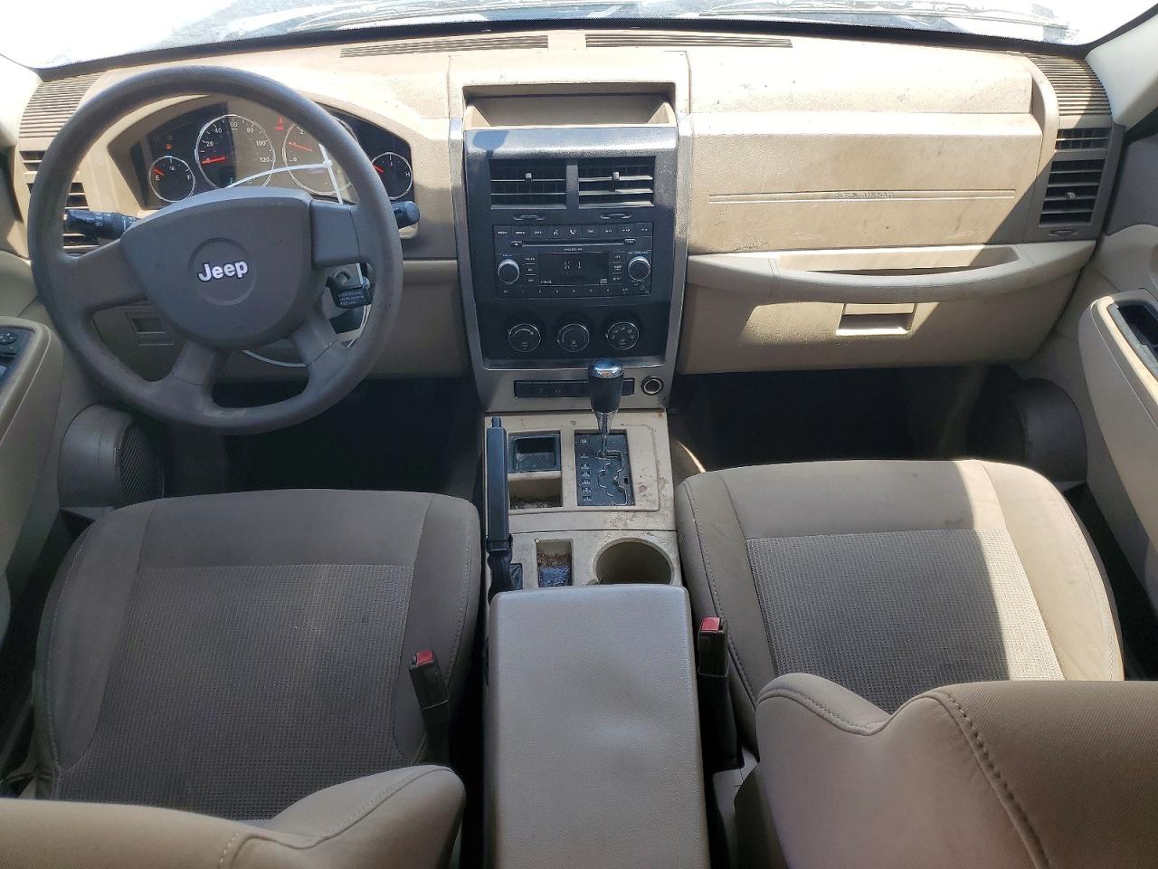 2008 Jeep Liberty Sport White vin: 1J8GP28K78W285048