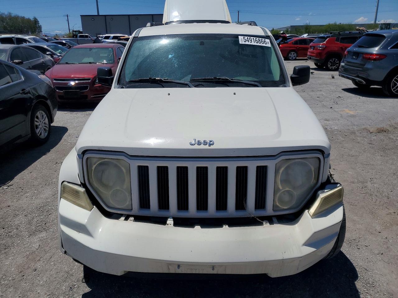 2008 Jeep Liberty Sport White vin: 1J8GP28K78W285048