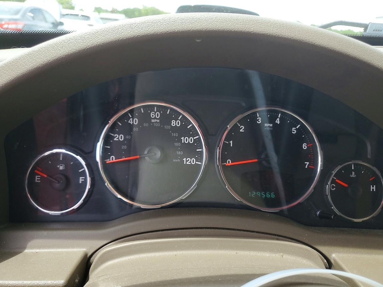 2009 Jeep Liberty Sport Красный vin: 1J8GP28K79W549094