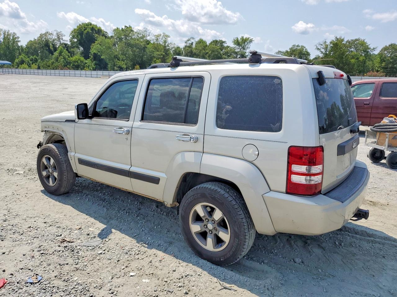 2009 Jeep Liberty Sport Cream vin: 1J8GP28K89W504634