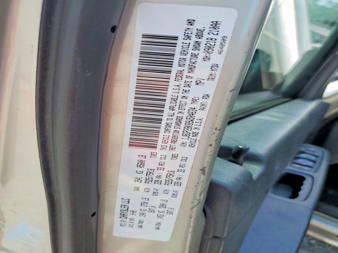 2009 Jeep Liberty Sport Cream vin: 1J8GP28K89W504634