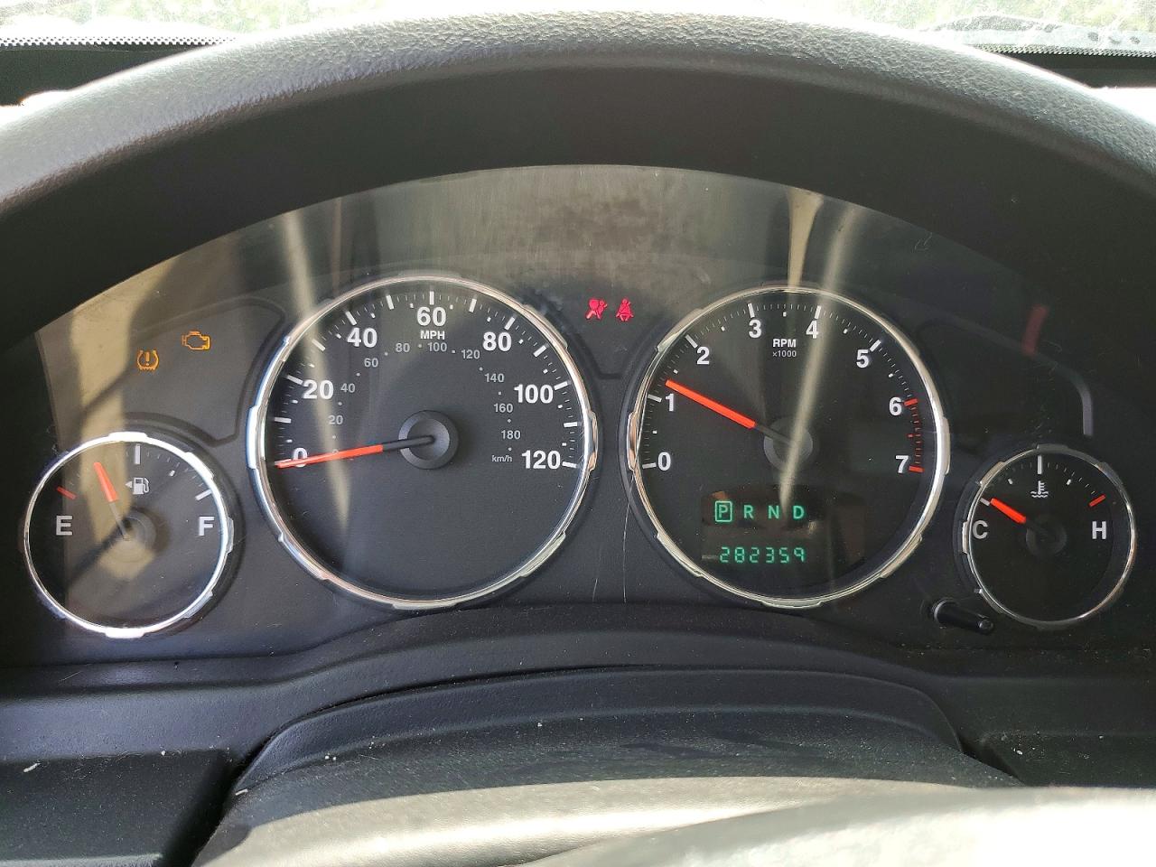 2009 Jeep Liberty Sport Cream vin: 1J8GP28K89W504634