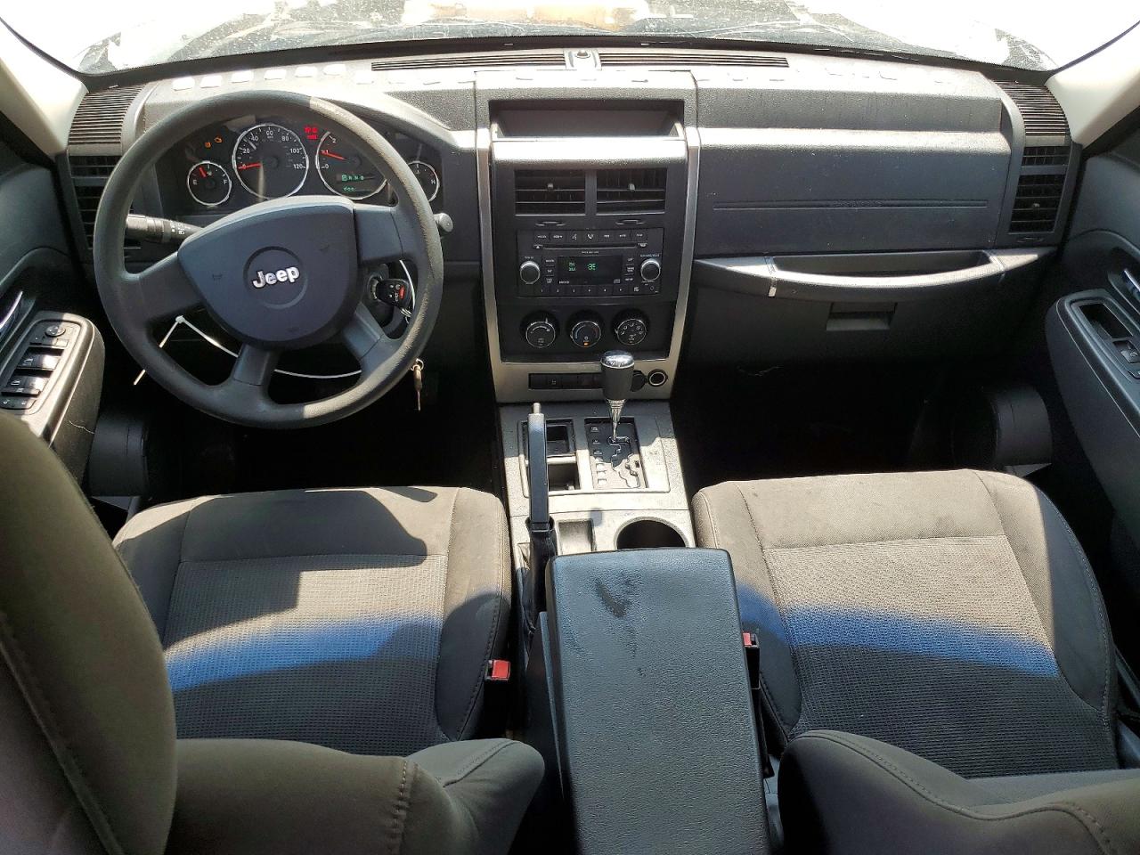 2009 Jeep Liberty Sport Cream vin: 1J8GP28K89W504634