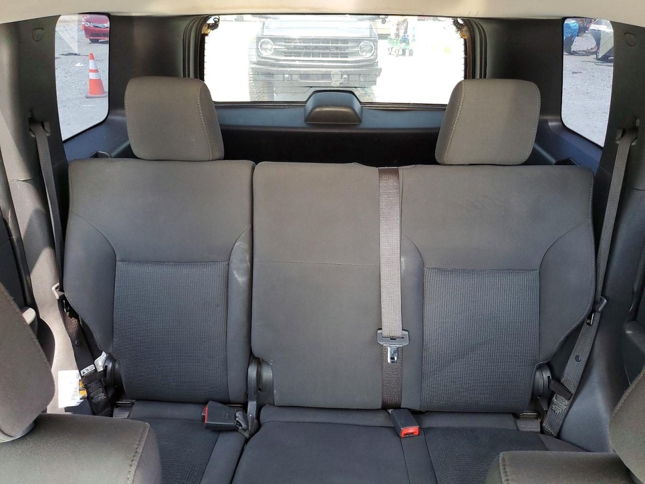 2009 Jeep Liberty Sport Cream vin: 1J8GP28K89W504634