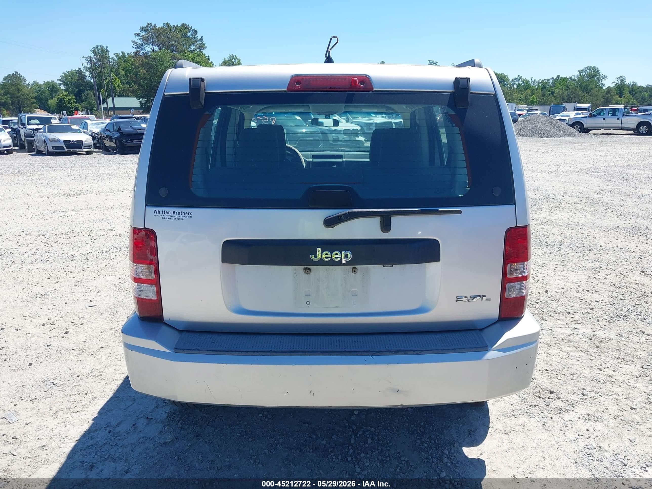 2008 Jeep Liberty Sport Silver vin: 1J8GP28K98W106847
