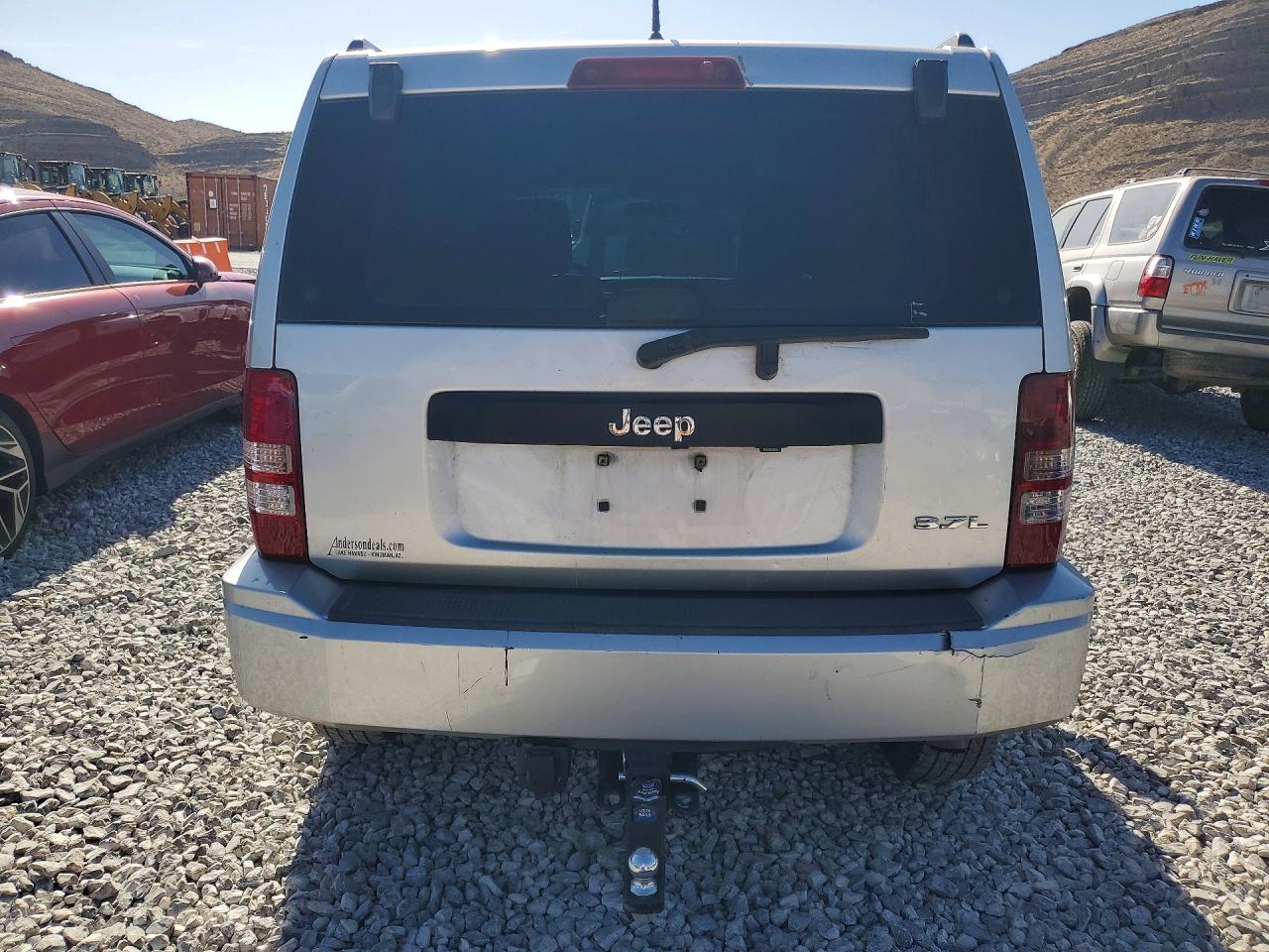2008 Jeep Liberty Sport Silver vin: 1J8GP28K98W194962