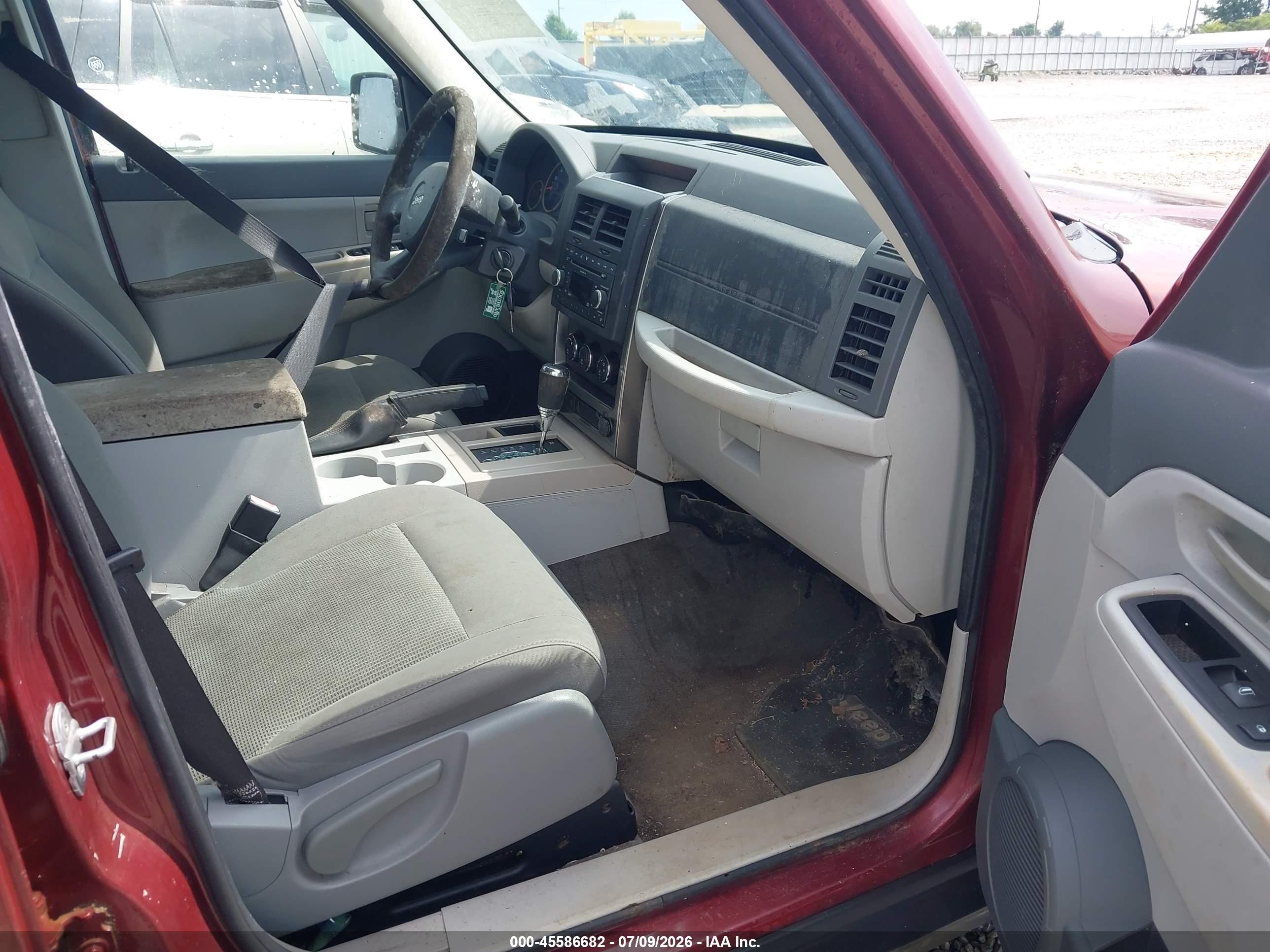2008 Jeep Liberty Sport Maroon vin: 1J8GP28KX8W107067