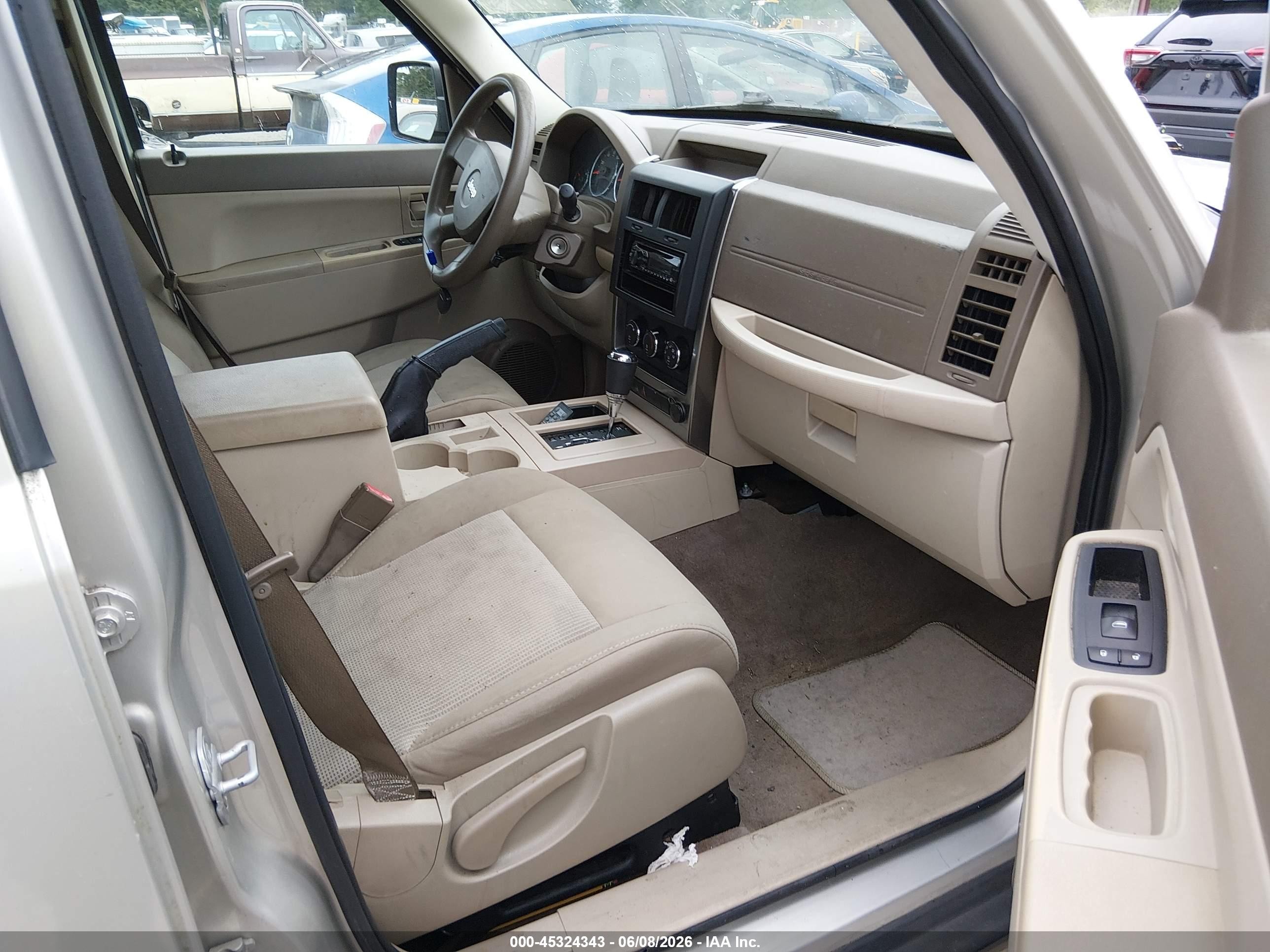 2008 Jeep Liberty Sport Beige vin: 1J8GP28KX8W134639