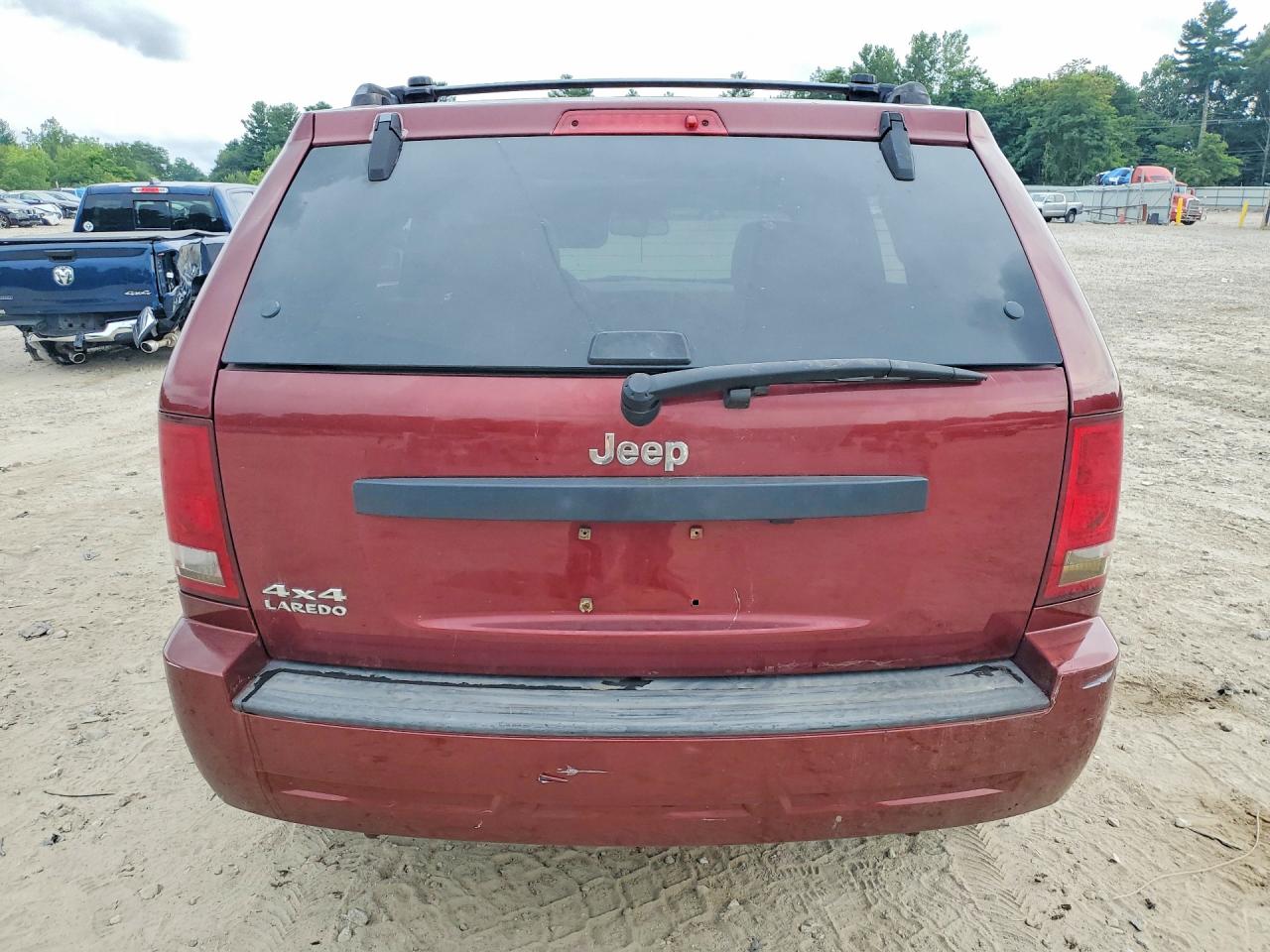 2007 Jeep Grand Cherokee Laredo Red vin: 1J8GR48K07C572091