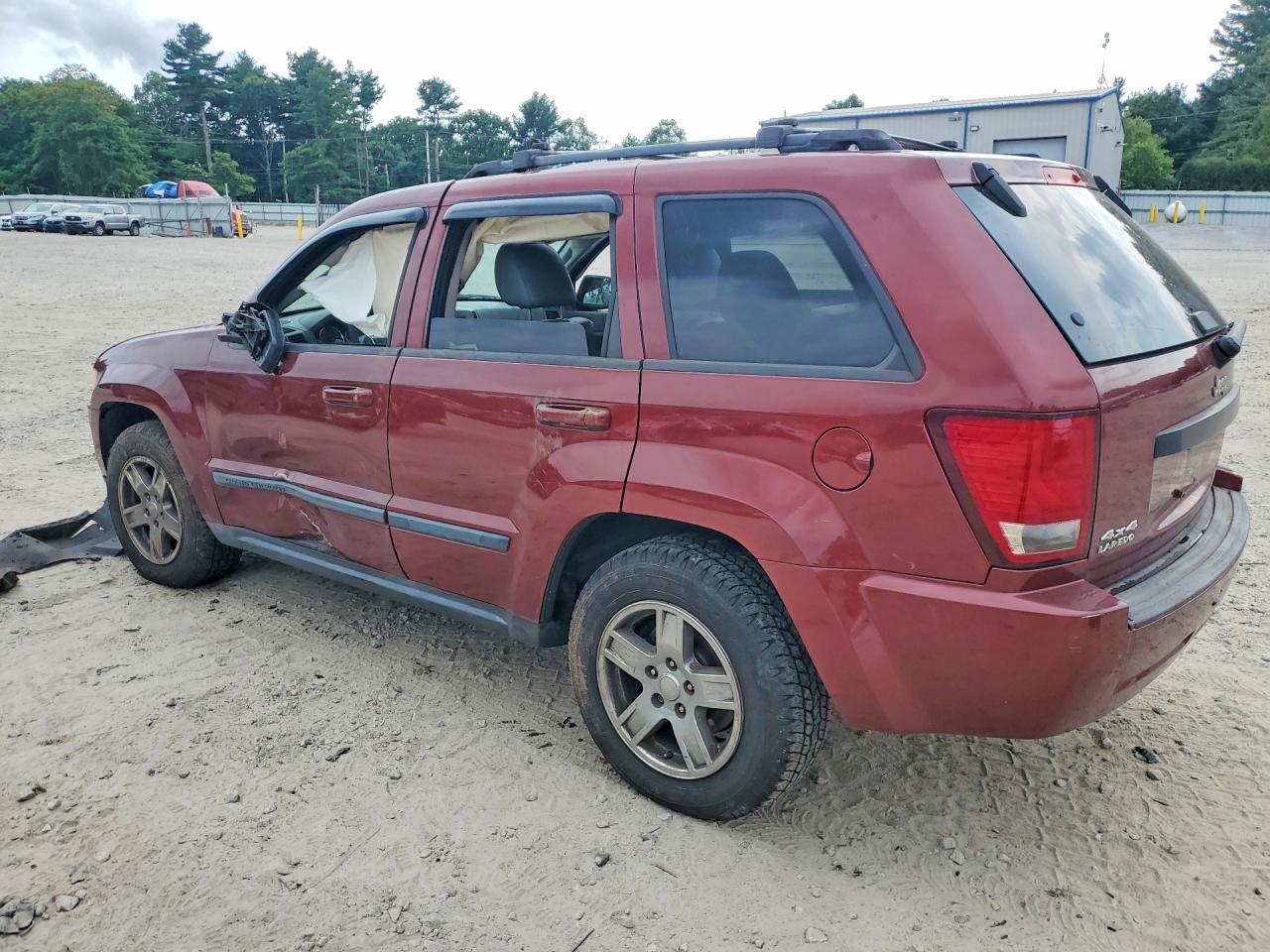 2007 Jeep Grand Cherokee Laredo Red vin: 1J8GR48K07C572091