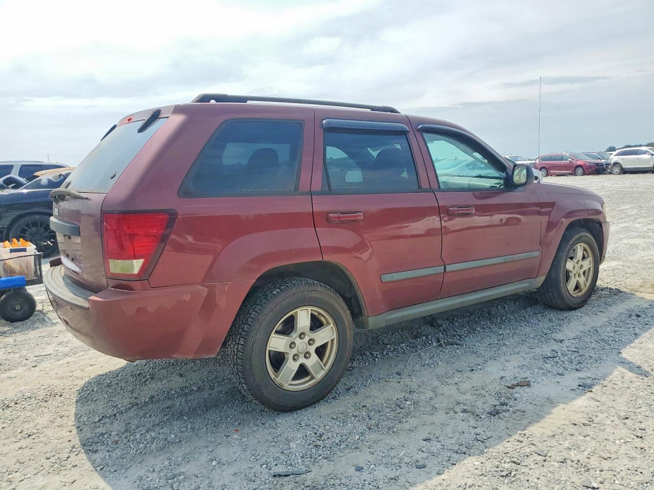2007 Jeep Grand Cherokee Laredo/columbia/freedom Maroon vin: 1J8GR48K07C577288