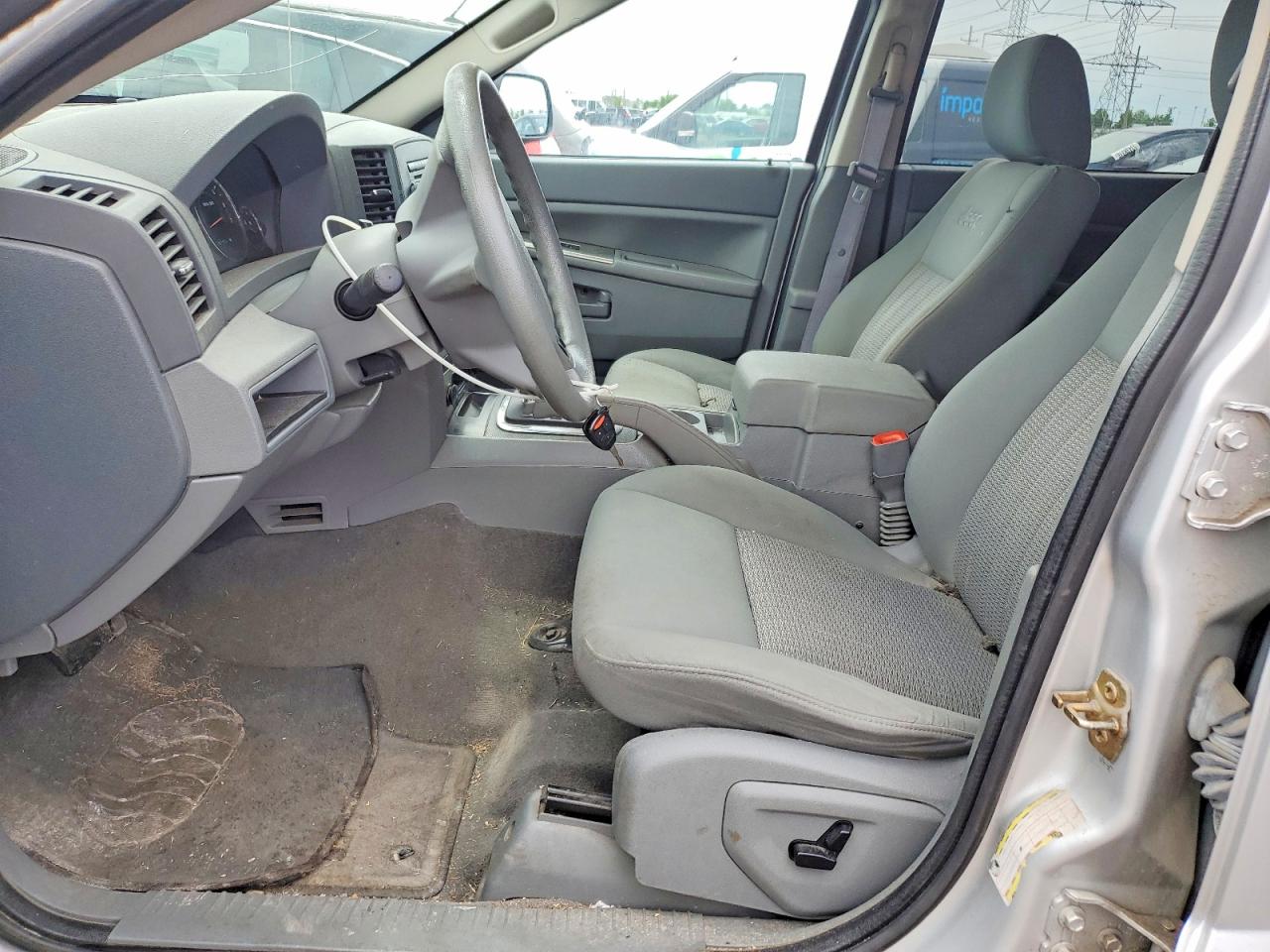 2007 Jeep Grand Cherokee Laredo Silver vin: 1J8GR48K07C648568