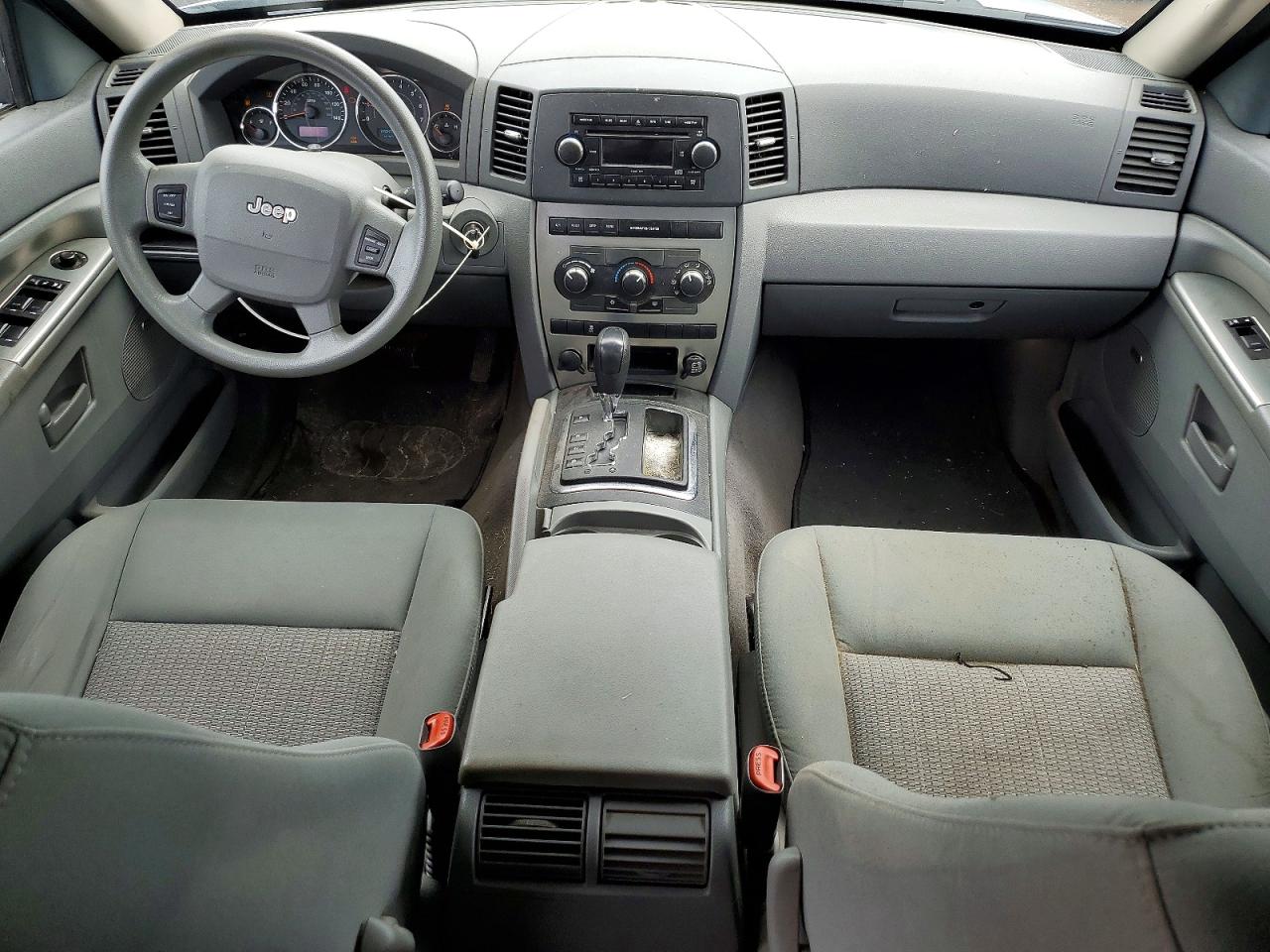 2007 Jeep Grand Cherokee Laredo Silver vin: 1J8GR48K07C648568