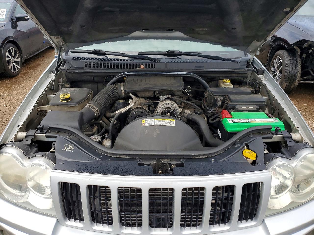 2007 Jeep Grand Cherokee Laredo Silver vin: 1J8GR48K07C648568