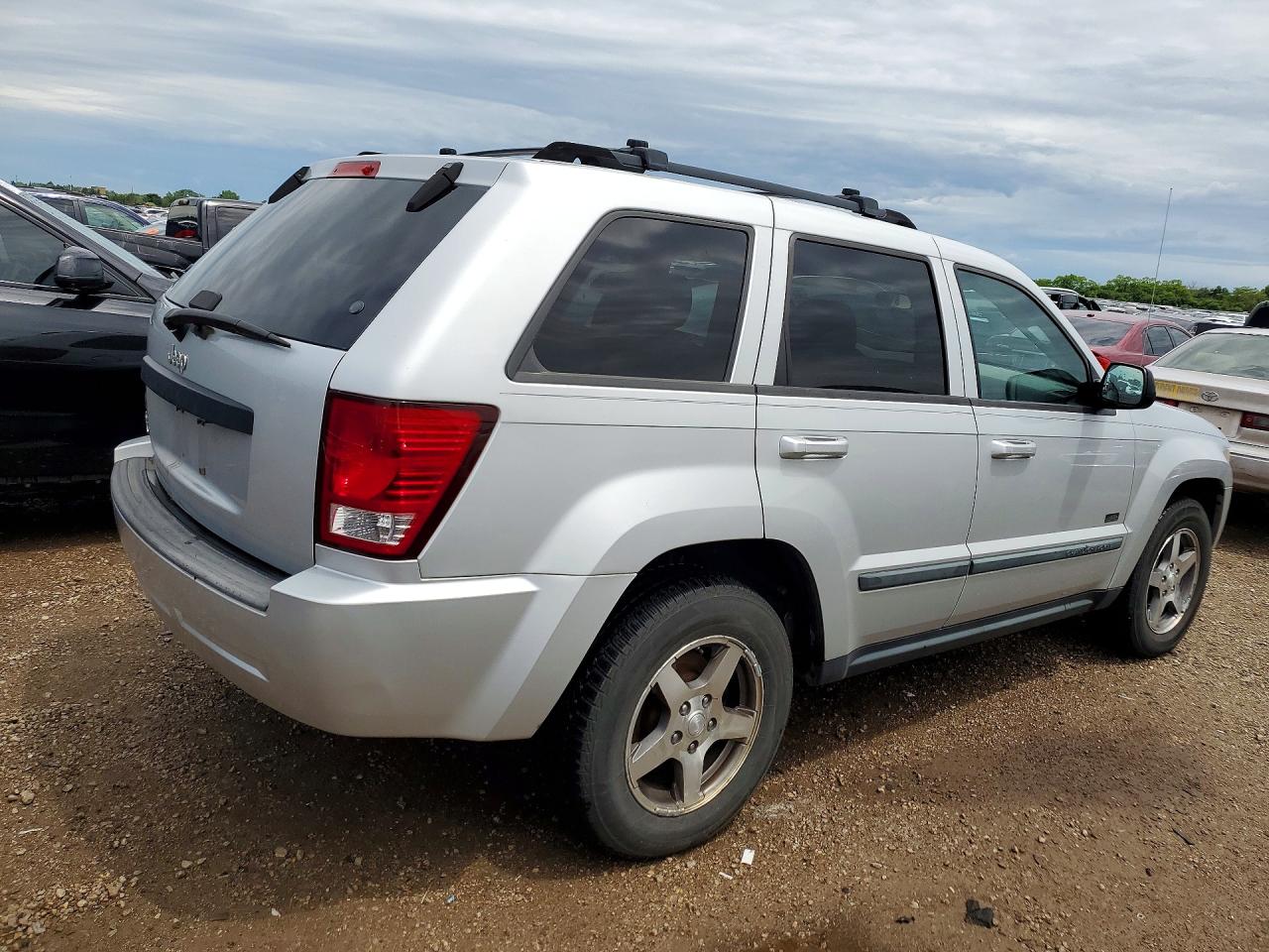 2007 Jeep Grand Cherokee Laredo Silver vin: 1J8GR48K07C648568