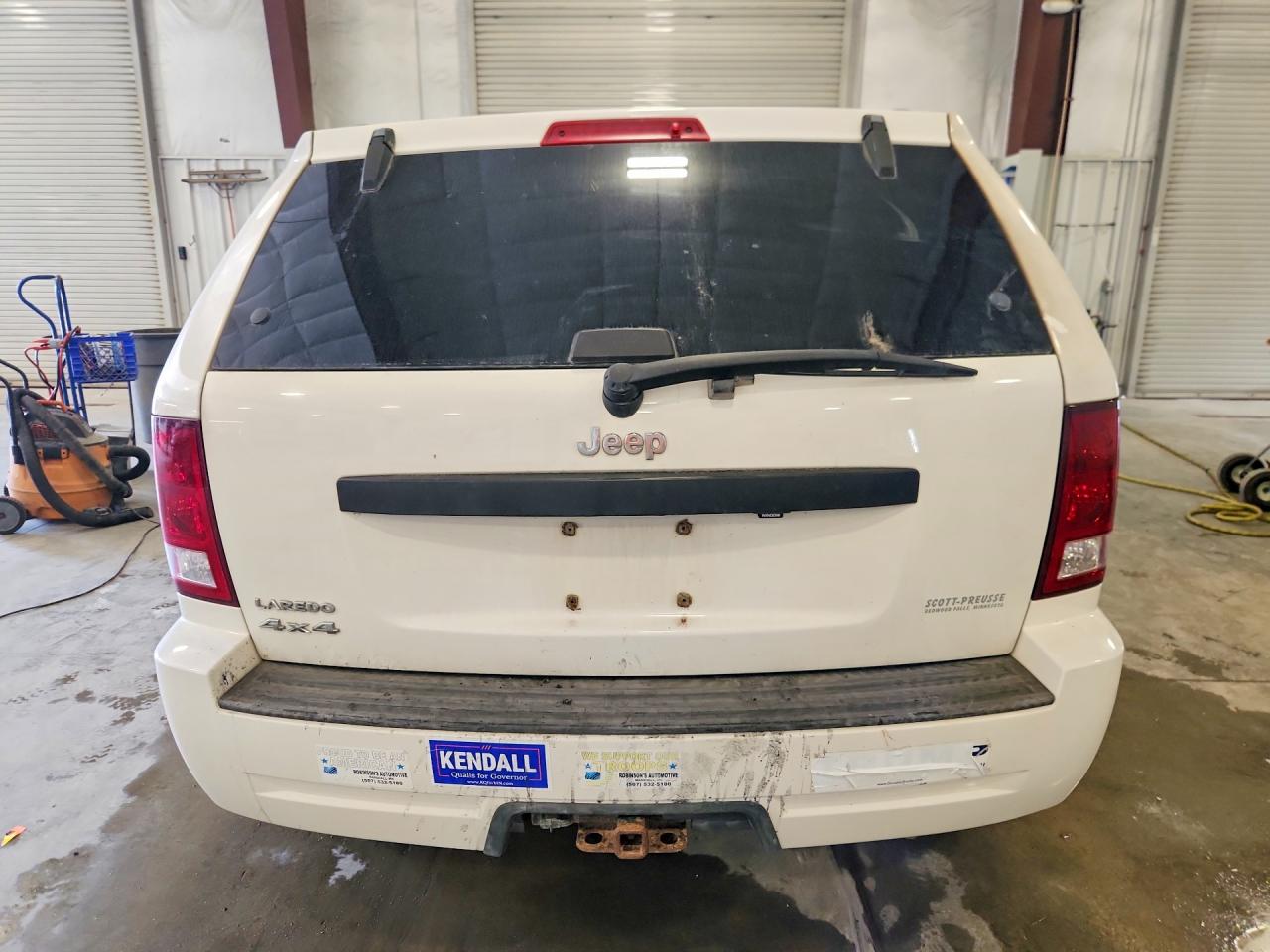 2008 Jeep Grand Cherokee Laredo Burn vin: 1J8GR48K08C144068