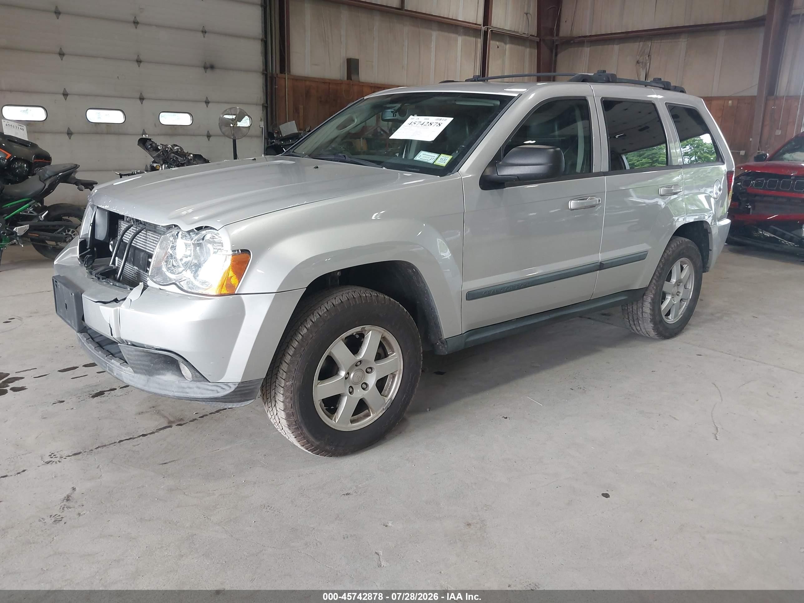 2008 Jeep Grand Cherokee Laredo Gray vin: 1J8GR48K08C226155