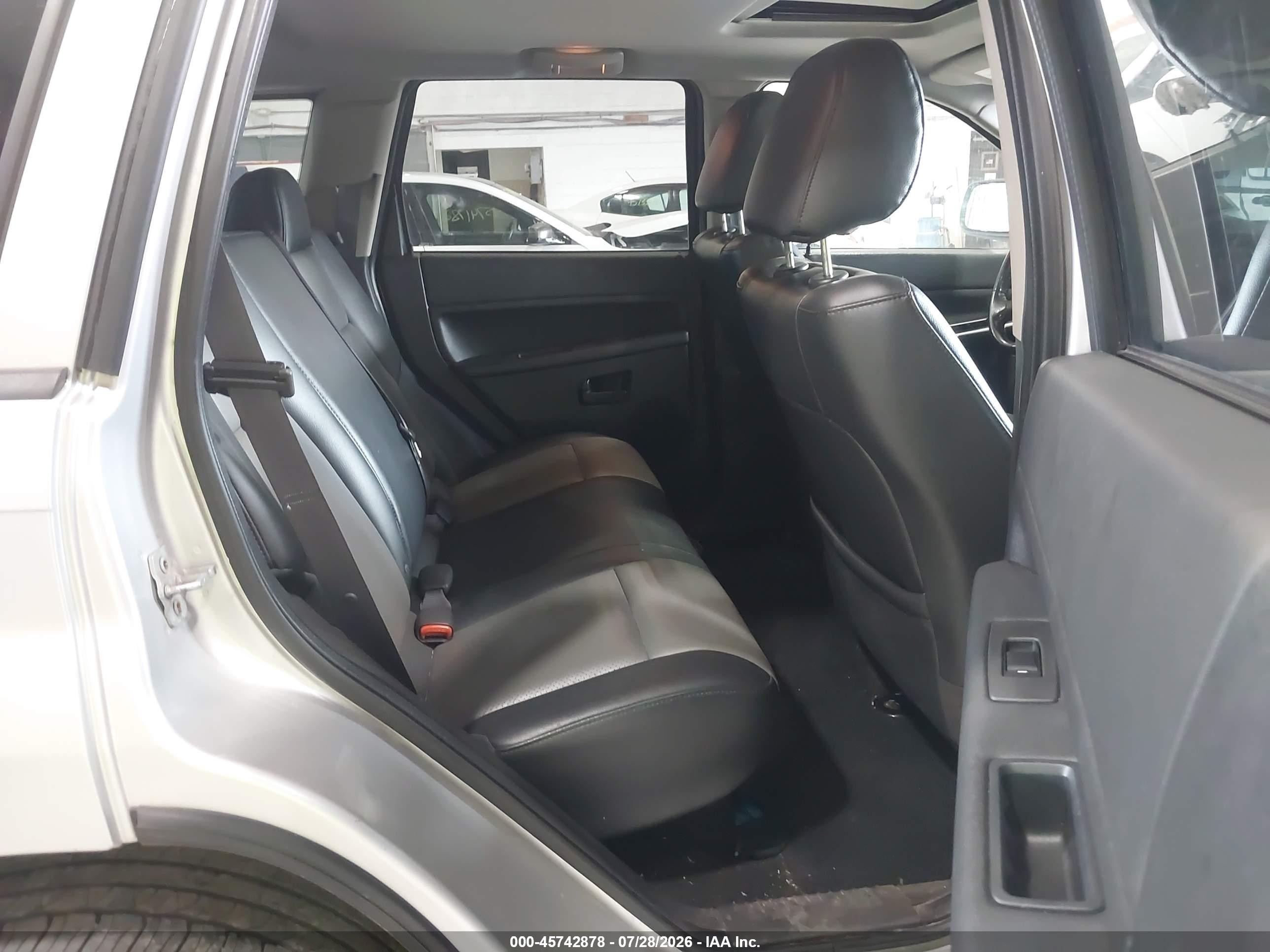 2008 Jeep Grand Cherokee Laredo Gray vin: 1J8GR48K08C226155