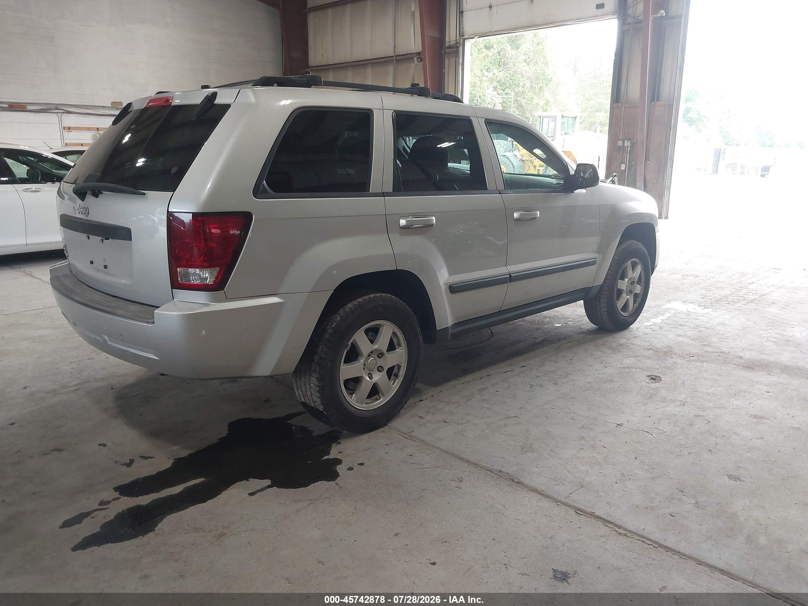2008 Jeep Grand Cherokee Laredo Gray vin: 1J8GR48K08C226155