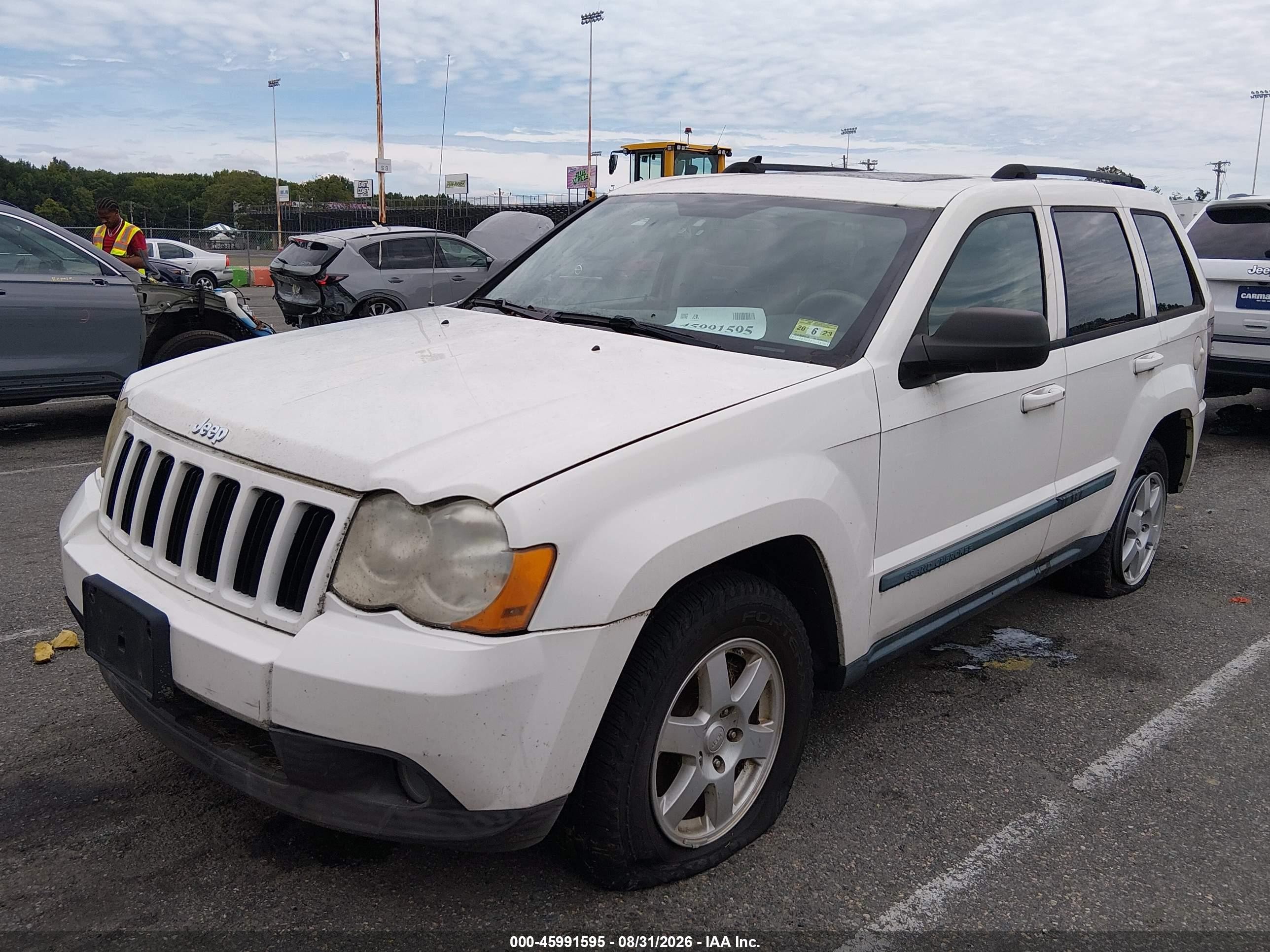 2008 Jeep Grand Cherokee Laredo Белый vin: 1J8GR48K08C235079