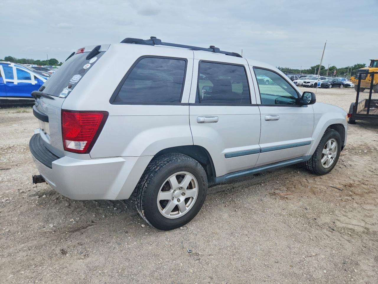 2008 Jeep Grand Cherokee Laredo Silver vin: 1J8GR48K08C244705