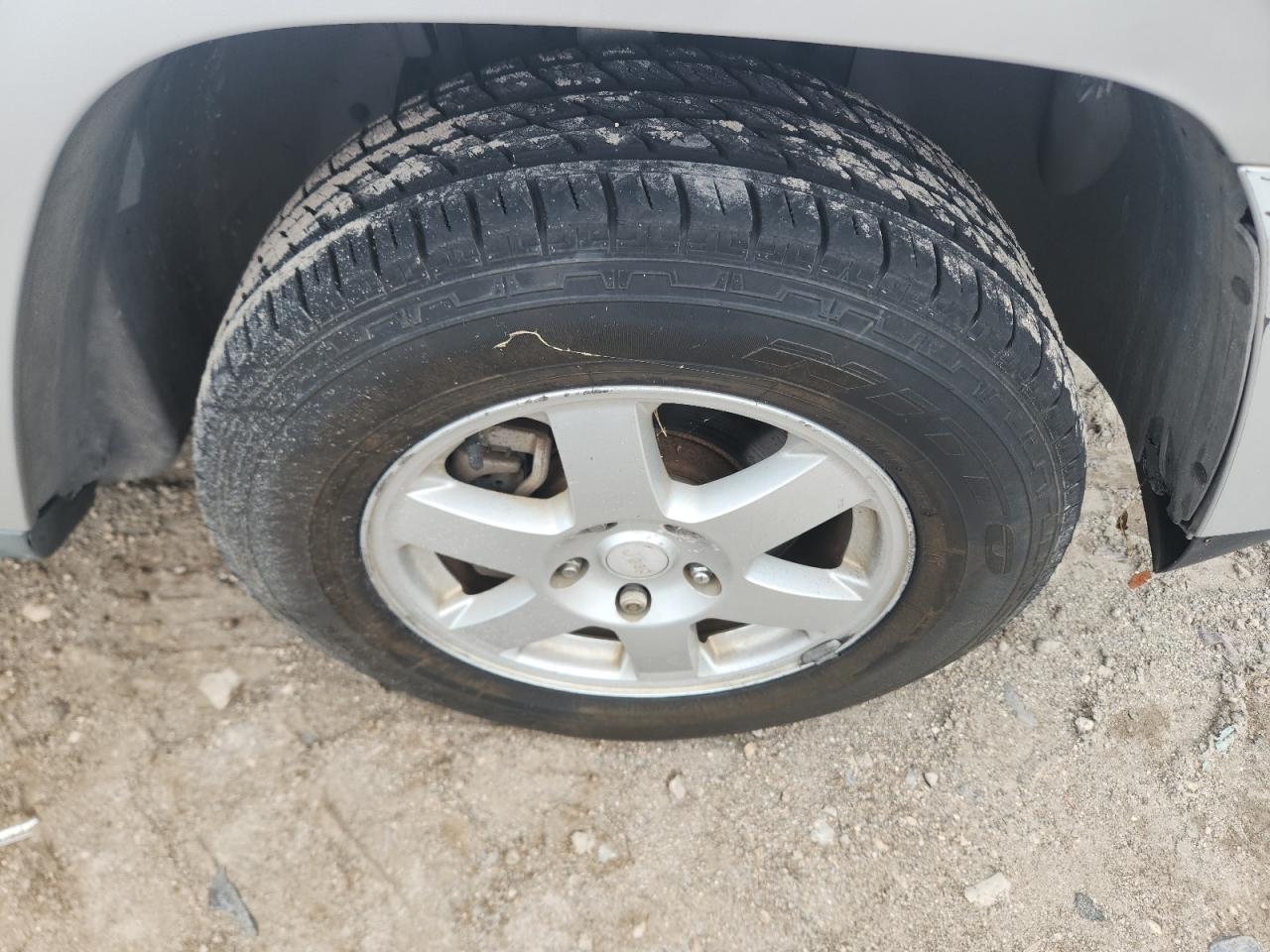 2008 Jeep Grand Cherokee Laredo Silver vin: 1J8GR48K08C244705 Damage: Right Front Wheel, Curb Rash, > 12 Inches