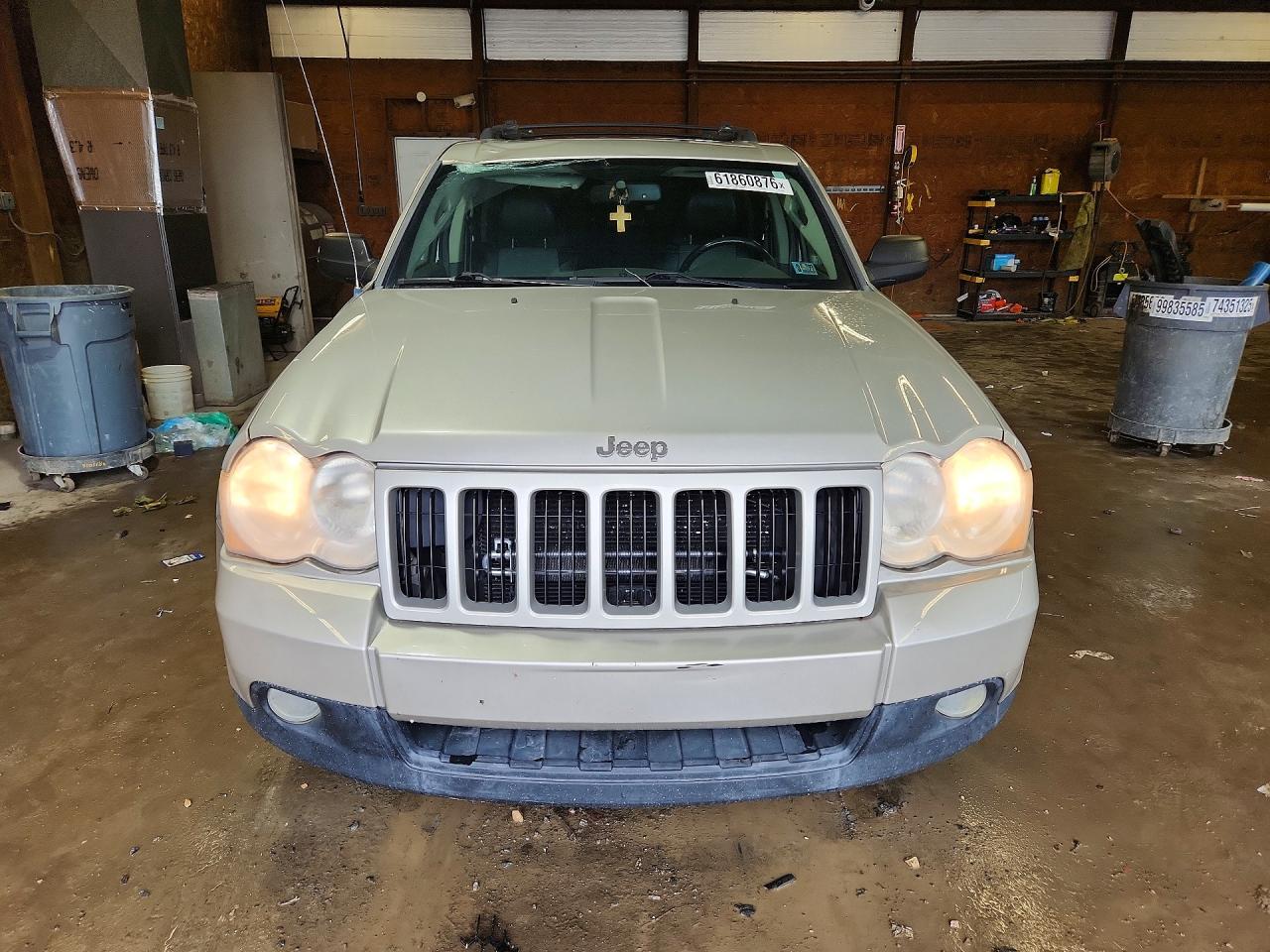 2008 Jeep Grand Cherokee Laredo Silver vin: 1J8GR48K08C247507