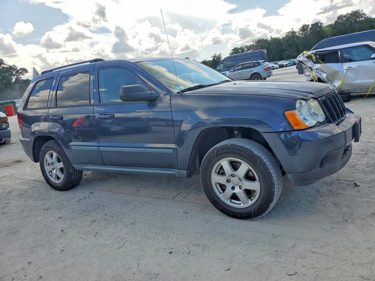 2009 Jeep Grand Cherokee Laredo Blue vin: 1J8GR48K09C528045