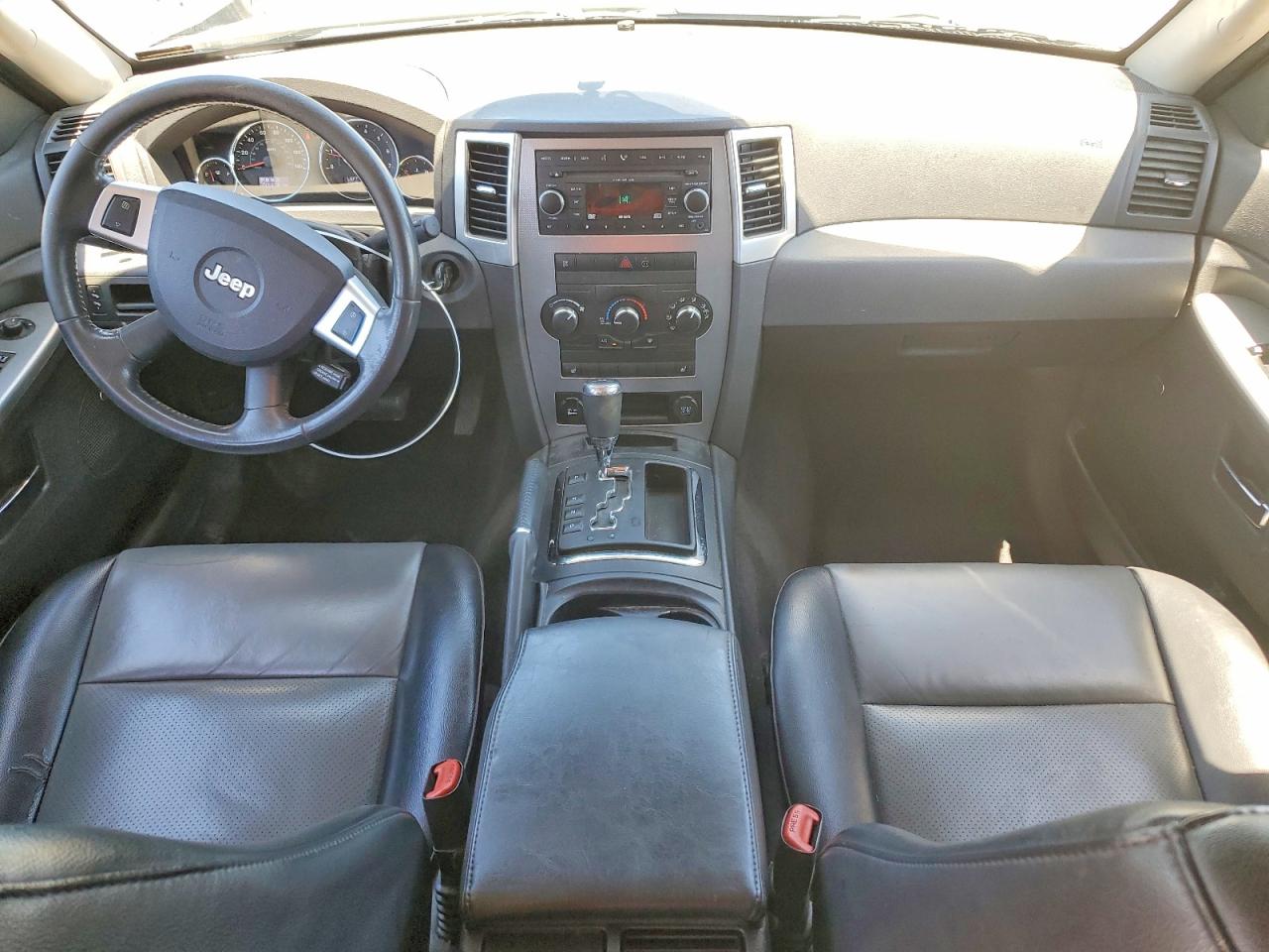 2009 Jeep Grand Cherokee Laredo Silver vin: 1J8GR48K09C555925