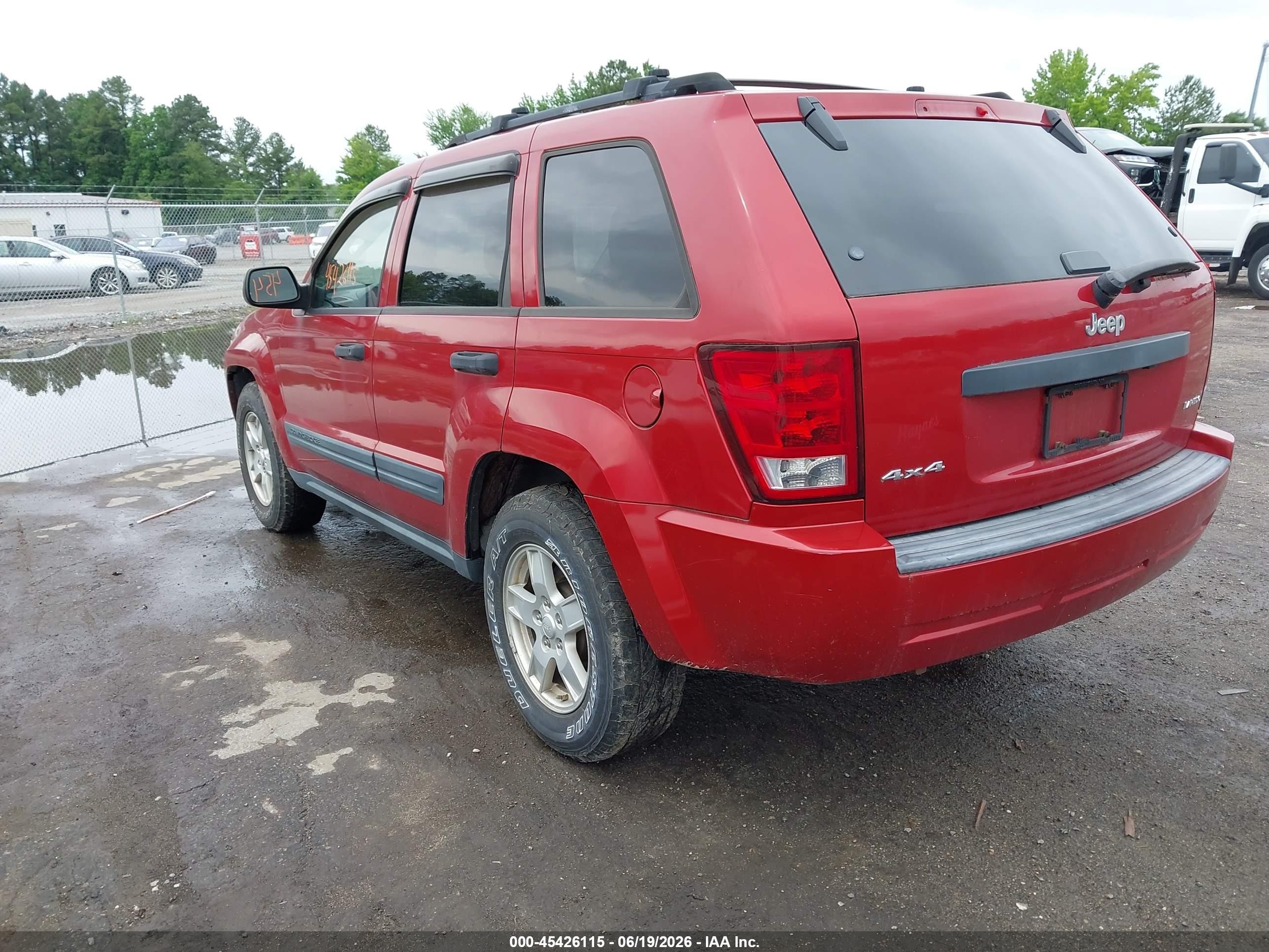 2005 Jeep Grand Cherokee Laredo Red vin: 1J8GR48K15C612255