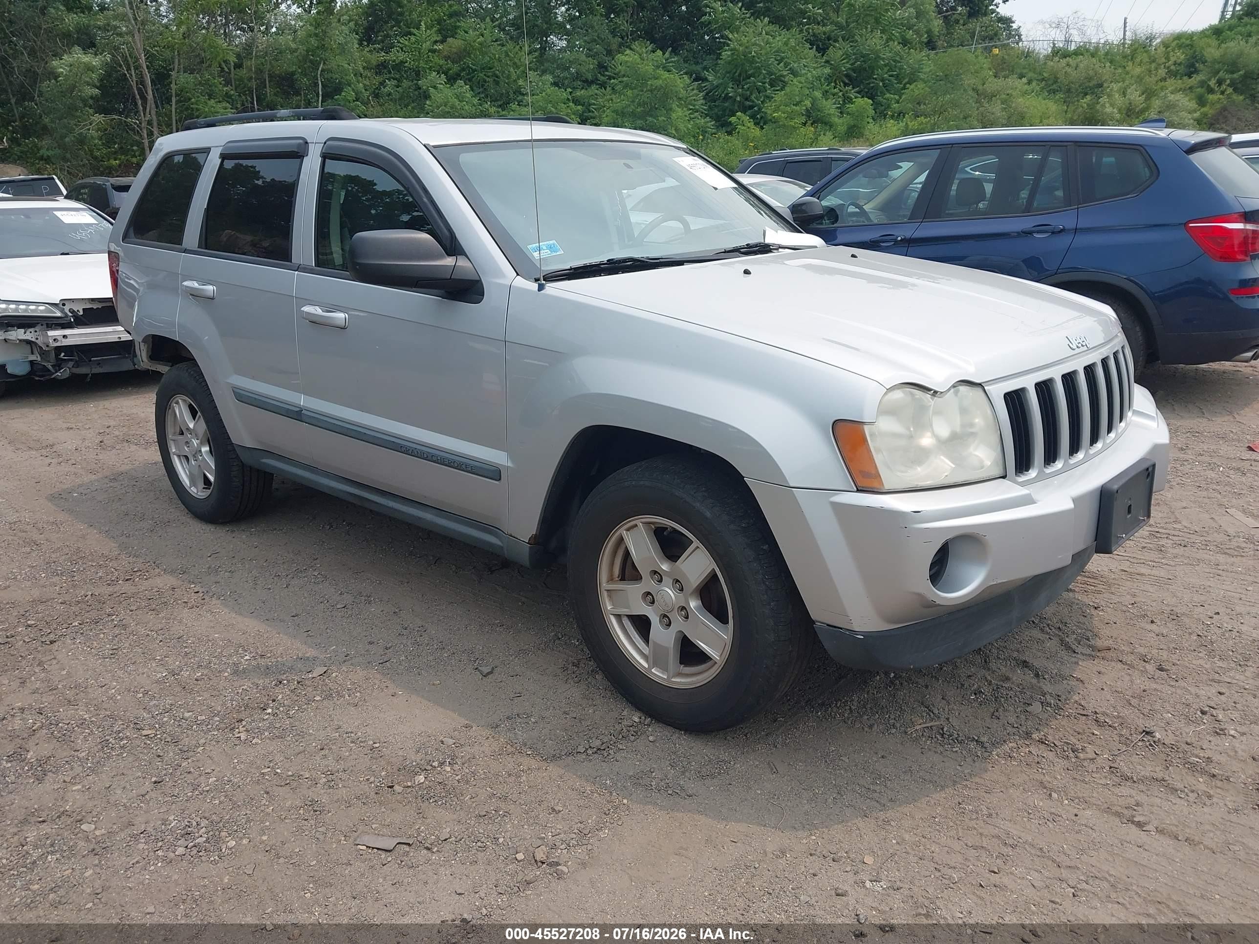 2007 Jeep Grand Cherokee Laredo Серебряный vin: 1J8GR48K17C541612