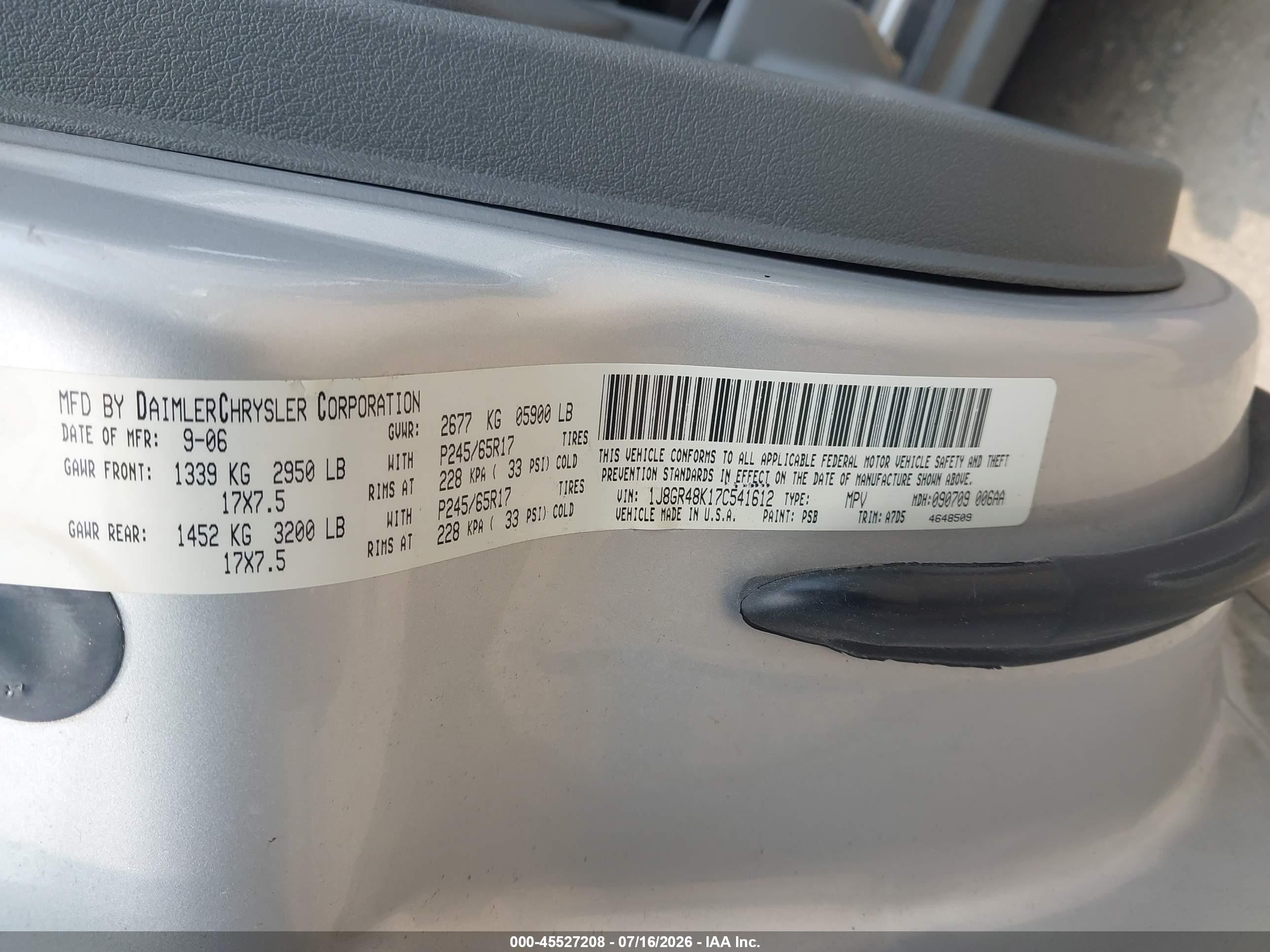 2007 Jeep Grand Cherokee Laredo Серебряный vin: 1J8GR48K17C541612