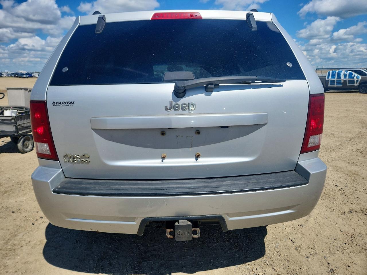 2007 Jeep Grand Cherokee Laredo Silver vin: 1J8GR48K17C557292
