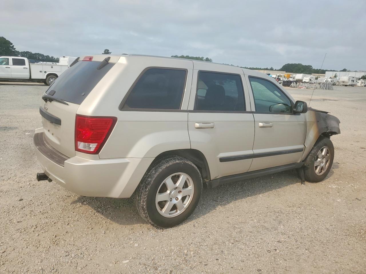 2008 Jeep Grand Cherokee Laredo Beige vin: 1J8GR48K18C126484