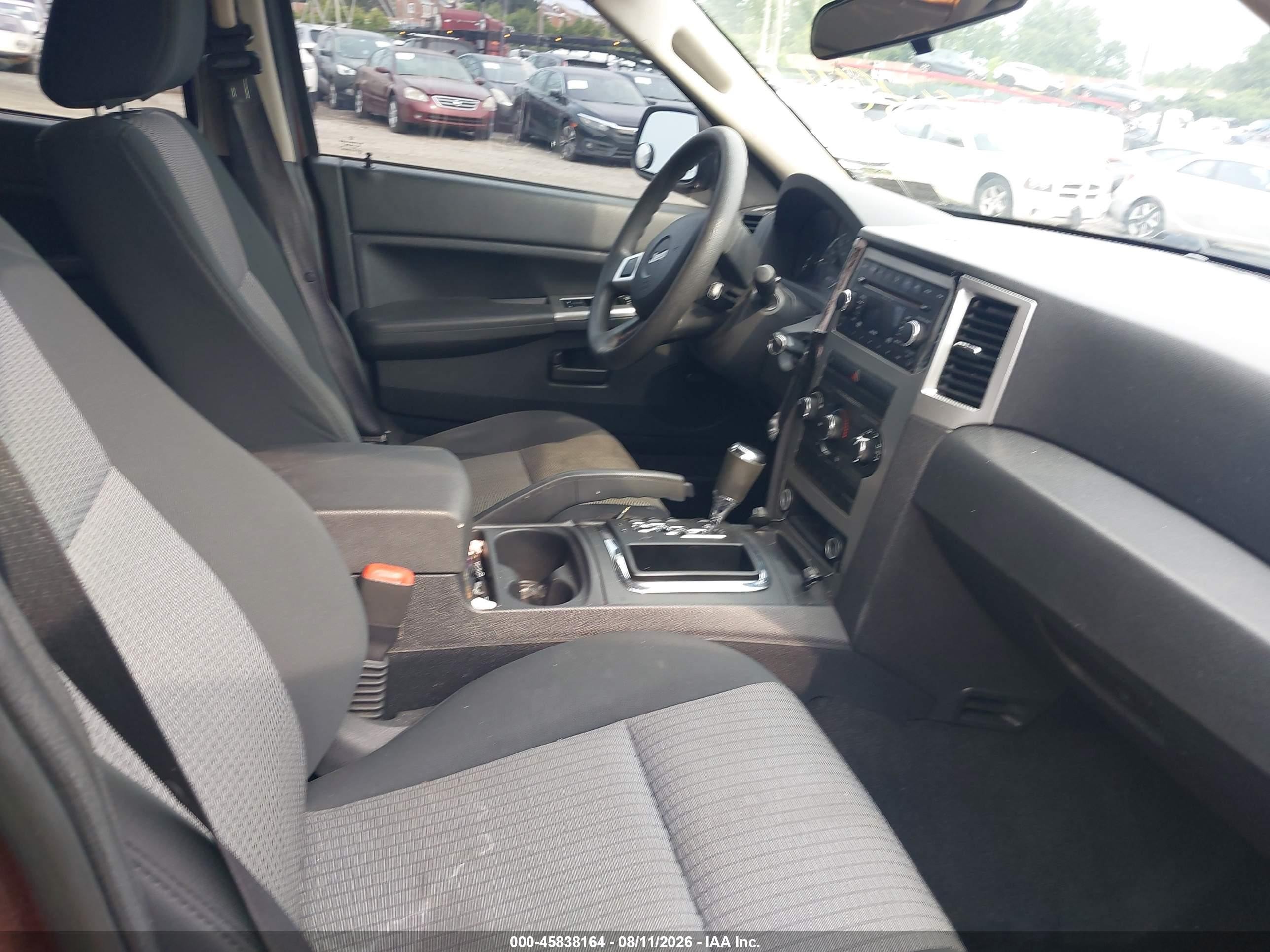 2008 Jeep Grand Cherokee Laredo Бордовый vin: 1J8GR48K18C179833