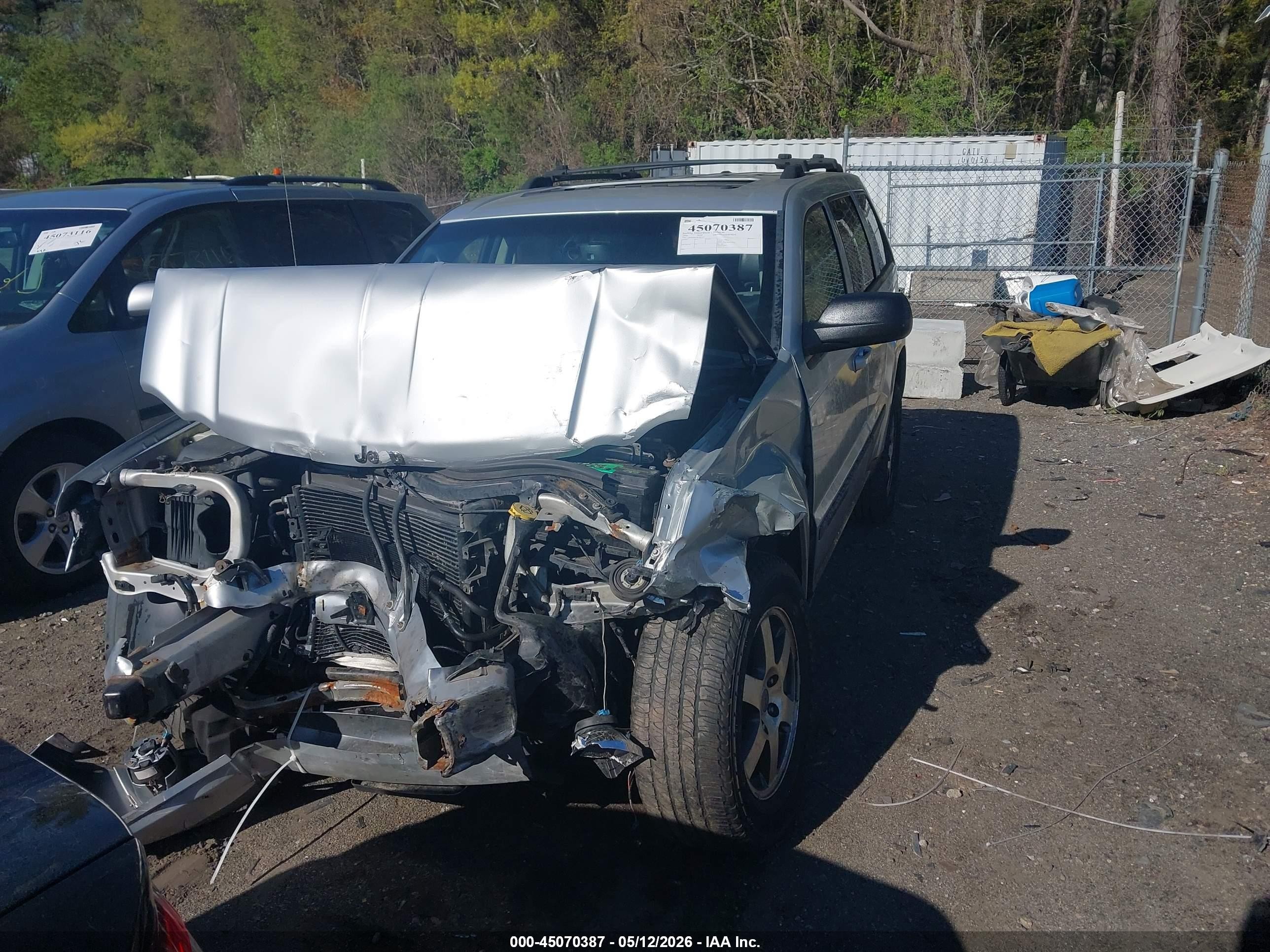 2008 Jeep Grand Cherokee Laredo Silver vin: 1J8GR48K18C203564