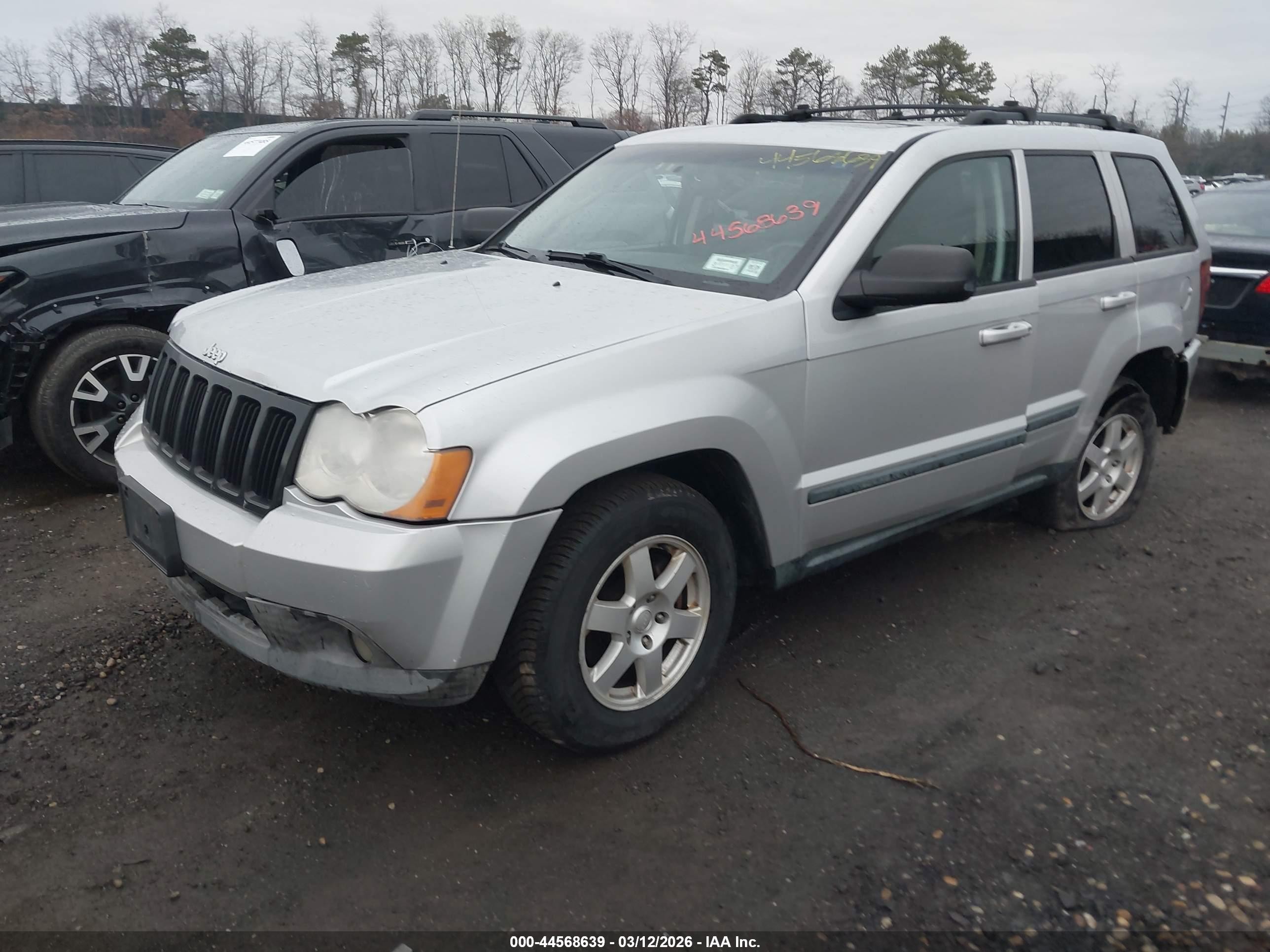 2008 Jeep Grand Cherokee Laredo Silver vin: 1J8GR48K18C226777