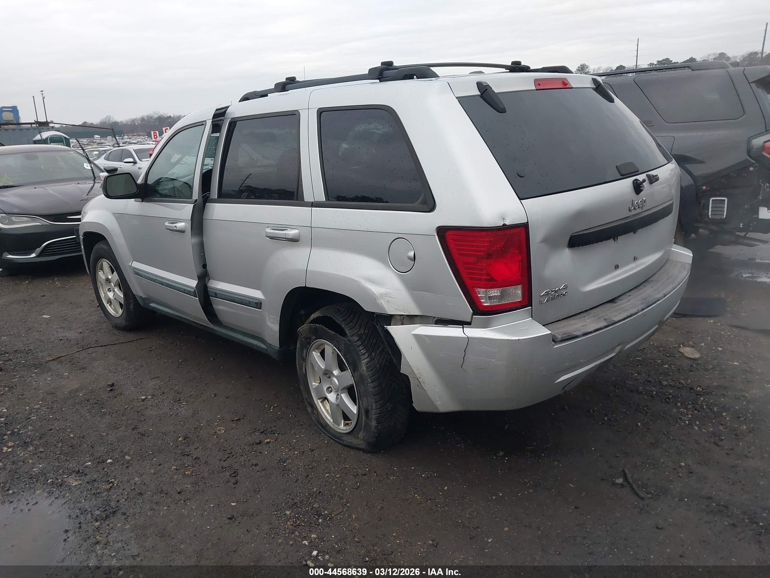 2008 Jeep Grand Cherokee Laredo Silver vin: 1J8GR48K18C226777