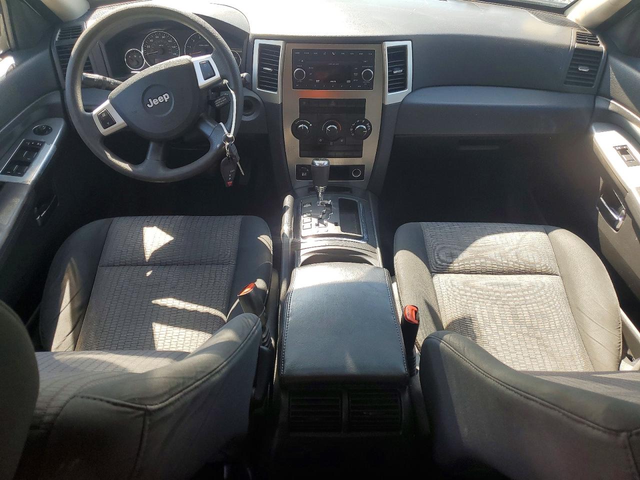 2009 Jeep Grand Cherokee Laredo White vin: 1J8GR48K19C526708