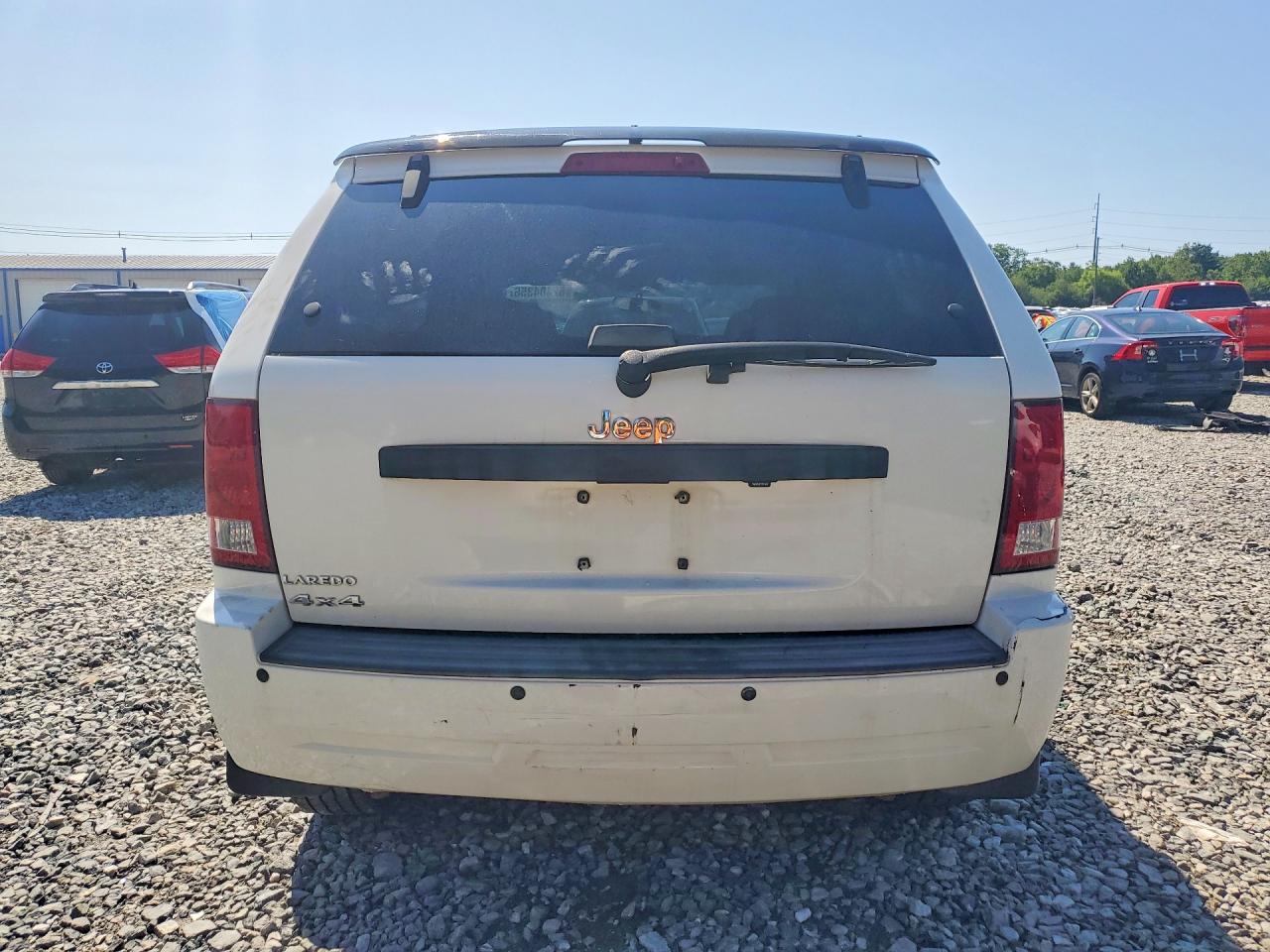 2009 Jeep Grand Cherokee Laredo White vin: 1J8GR48K19C526708