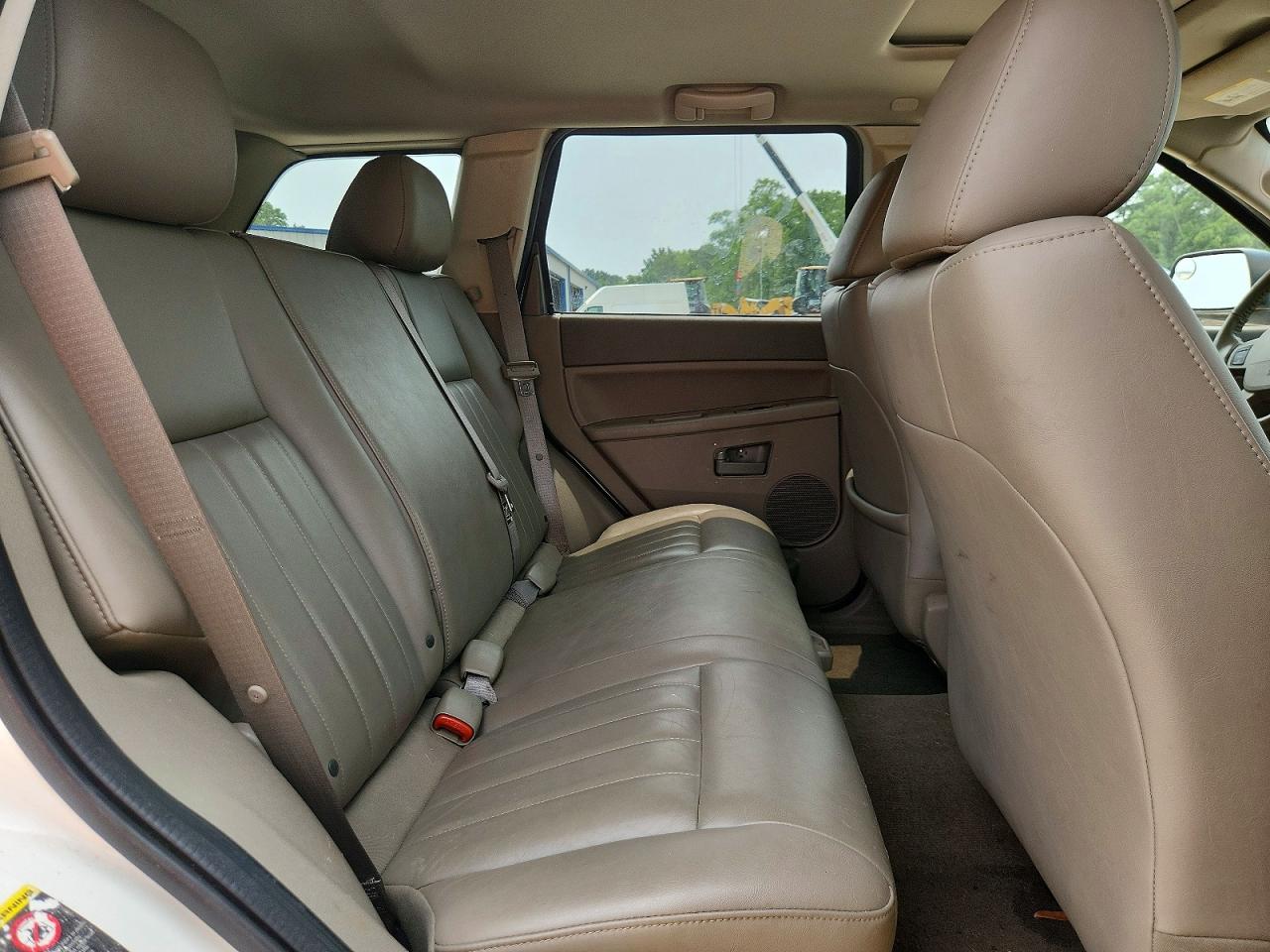 2005 Jeep Grand Cherokee Laredo White vin: 1J8GR48K25C609459