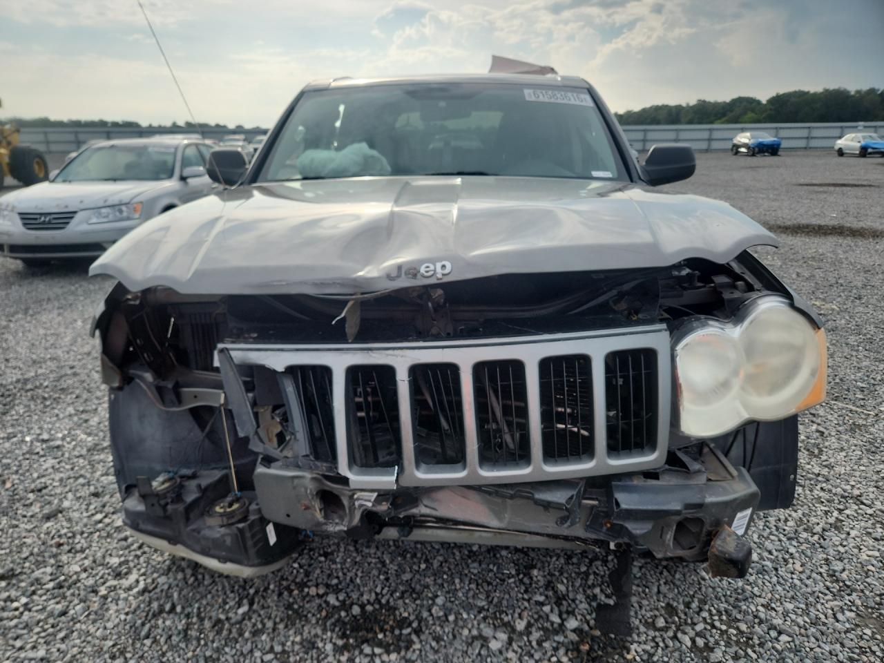 2008 Jeep Grand Cherokee Laredo Gray vin: 1J8GR48K28C144296