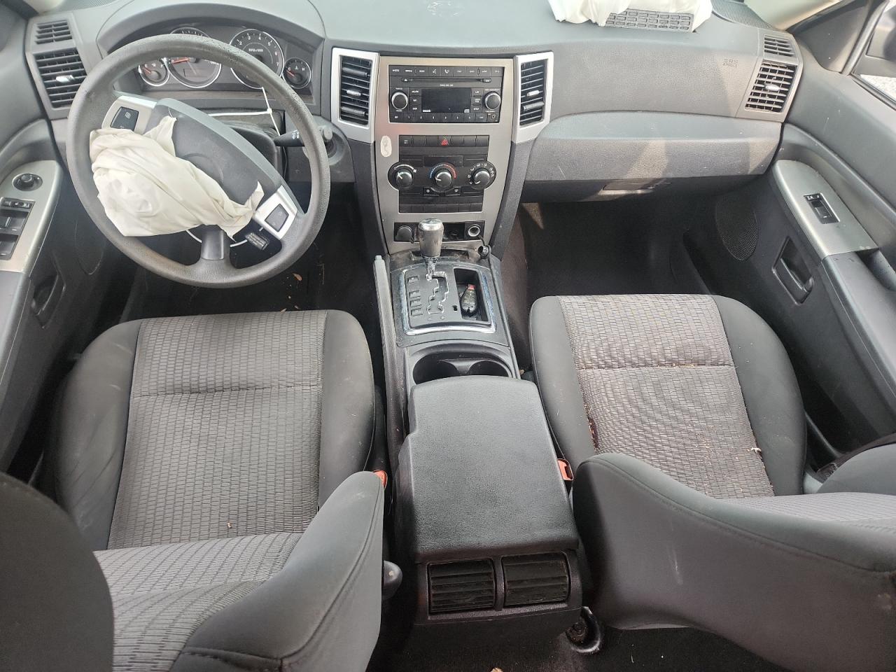 2008 Jeep Grand Cherokee Laredo Gray vin: 1J8GR48K28C144296