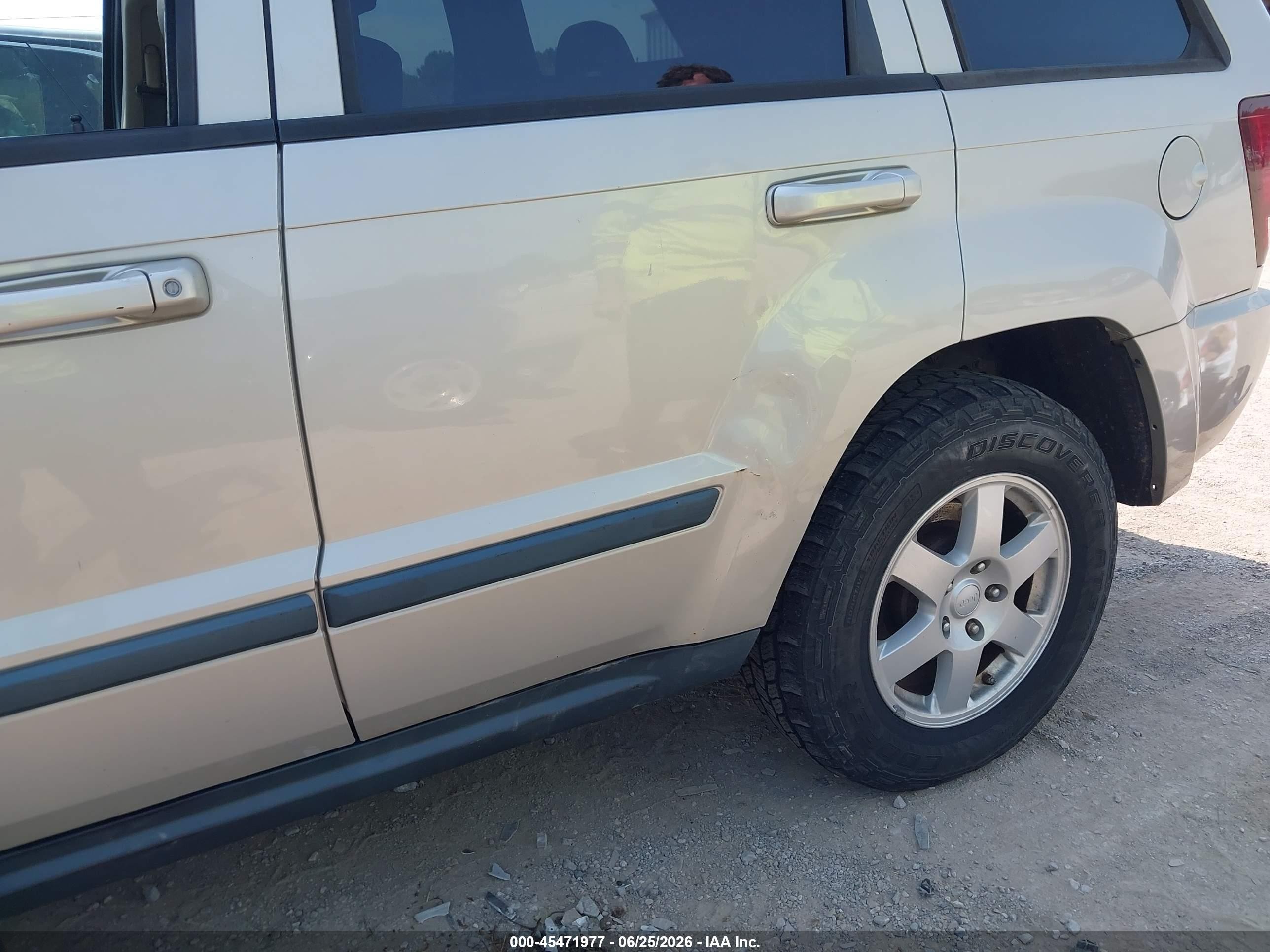 2008 Jeep Grand Cherokee Laredo Gold vin: 1J8GR48K28C200589
