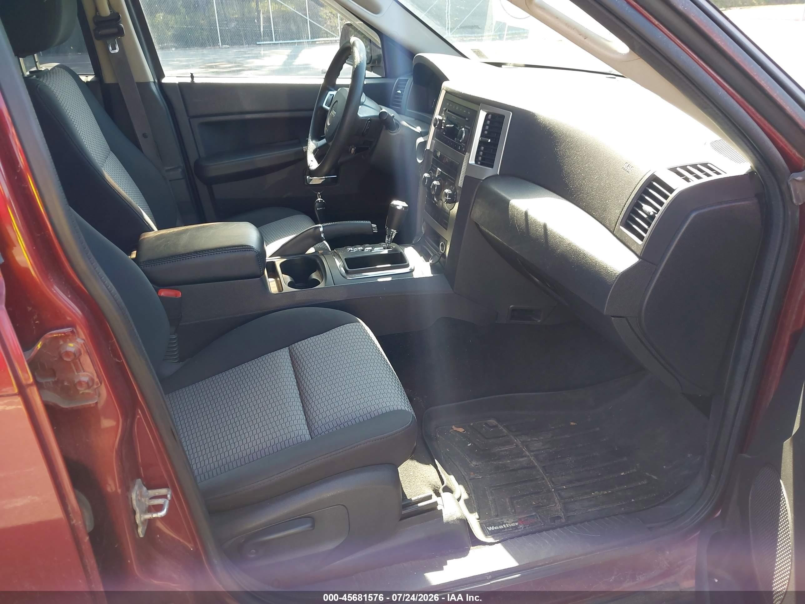 2009 Jeep Grand Cherokee Laredo Red vin: 1J8GR48K29C526121